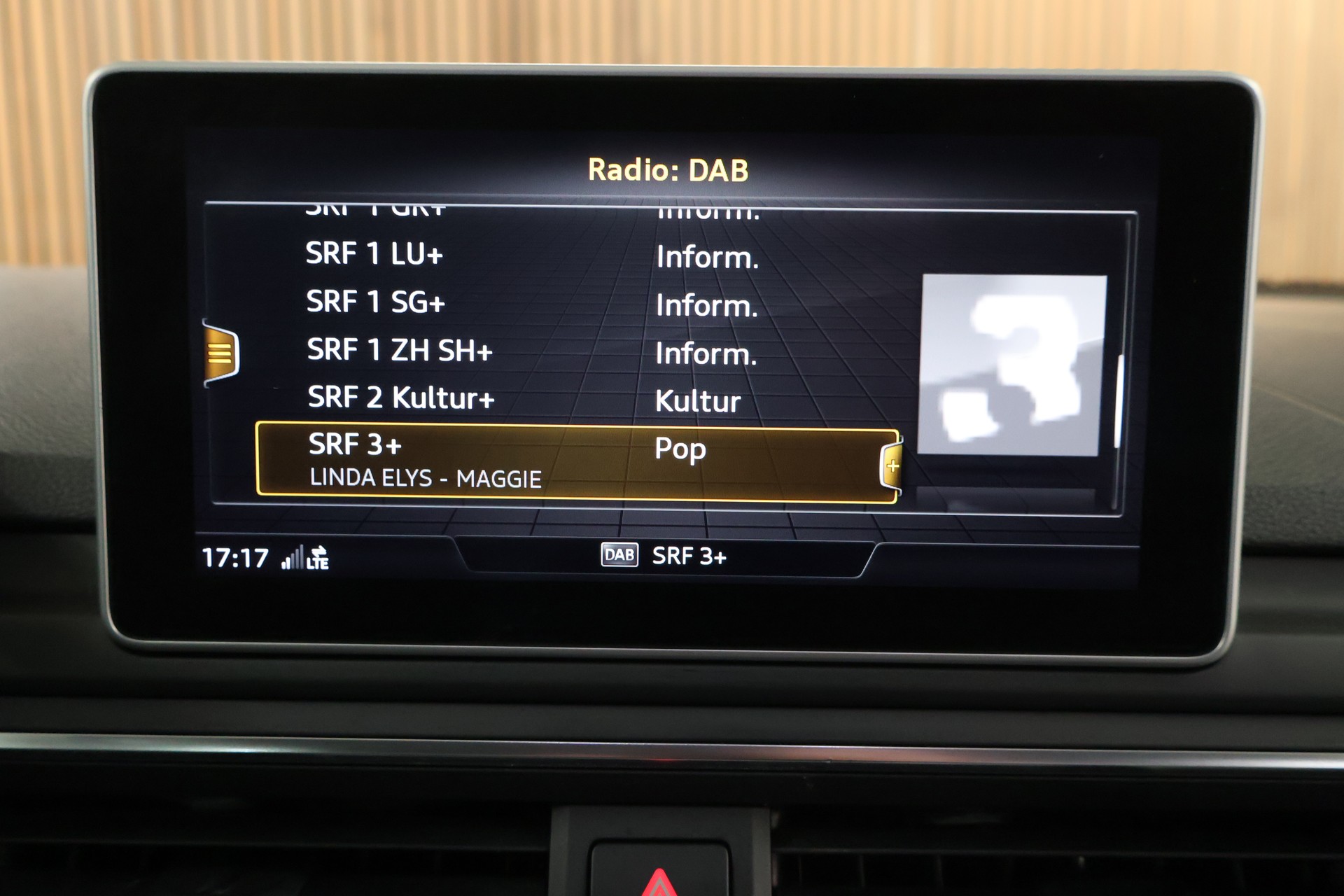 AUDI A4 Avant 2.0 TDI Sport quattro S-tronic-image-21