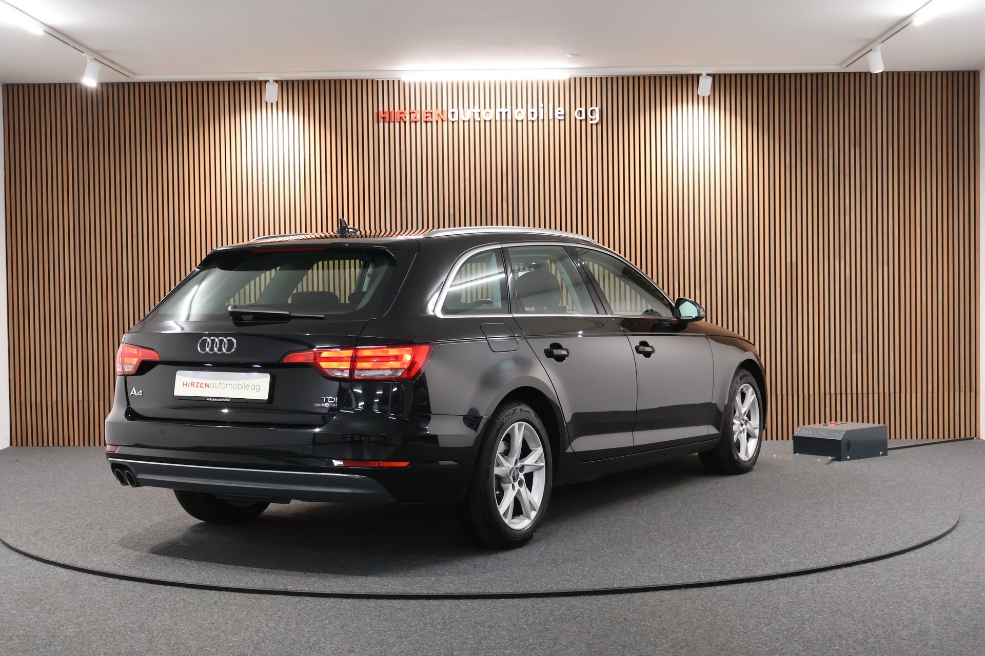 AUDI A4 Avant 2.0 TDI Sport quattro S-tronic-image-4
