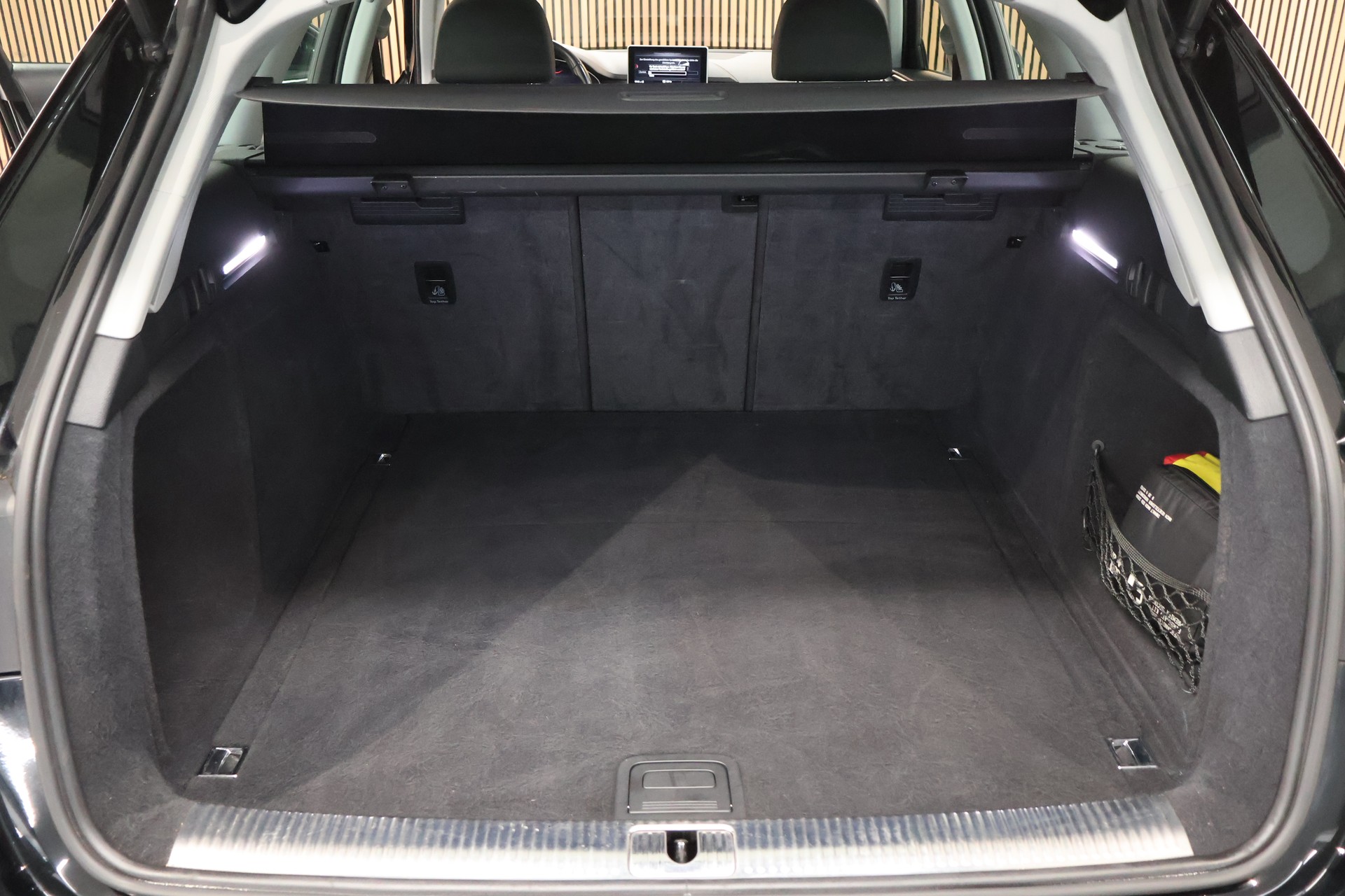 AUDI A4 Avant 2.0 TDI Sport quattro S-tronic-image-11