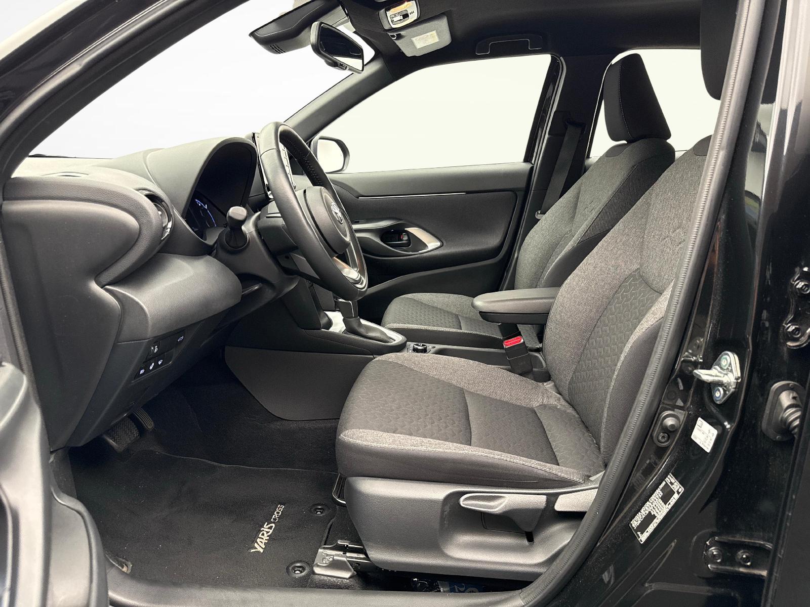 TOYOTA Yaris Cross 1.5 VVT-i HSD Trend AWD-i-image-5