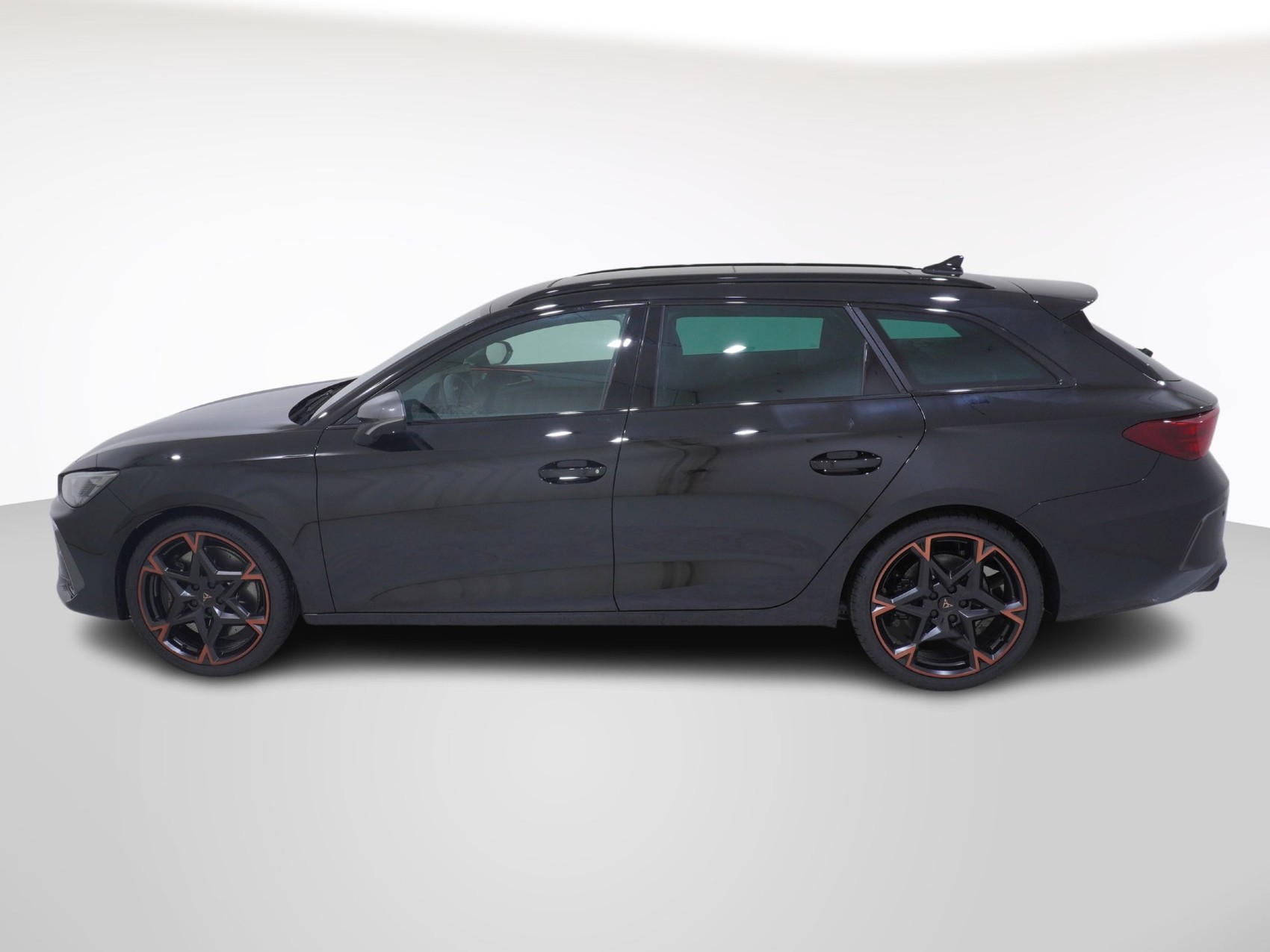 CUPRA Leon ST 2.0 TSI VZ 4Drive DSG-image-1