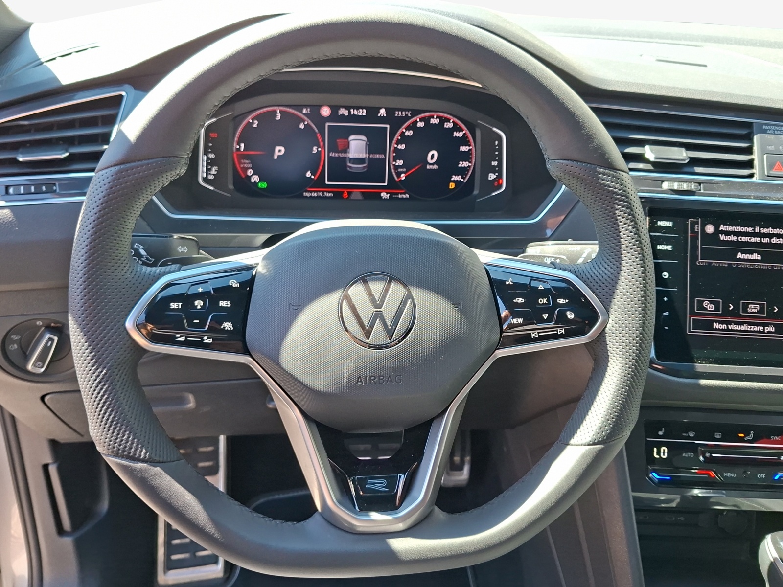 VW Tiguan Allspace 2.0 TDI SCR R-Line 4Motion DSG-image-9