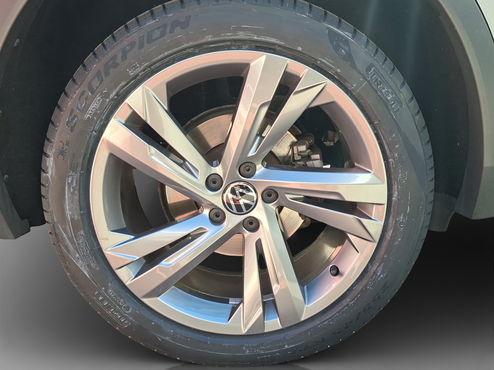 VW Tiguan Allspace 2.0 TDI SCR R-Line 4Motion DSG-image-14
