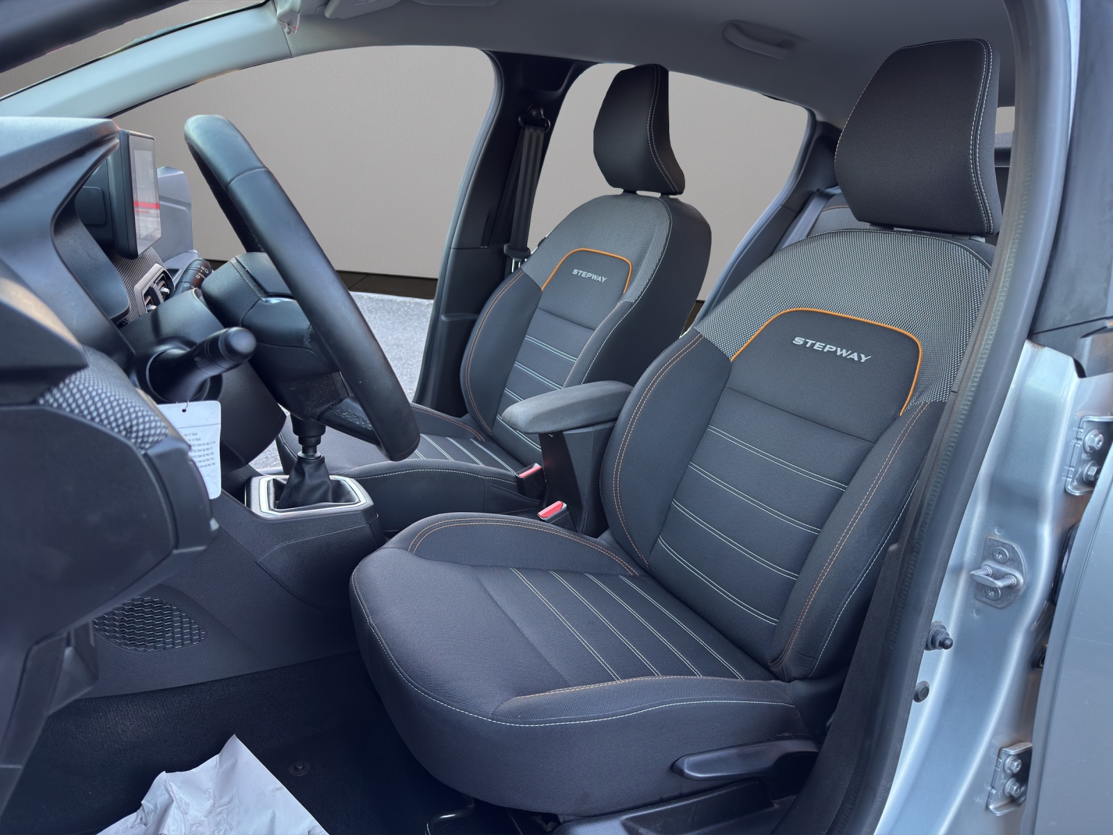 DACIA Sandero Stepway TCe 90 Comfort-image-8