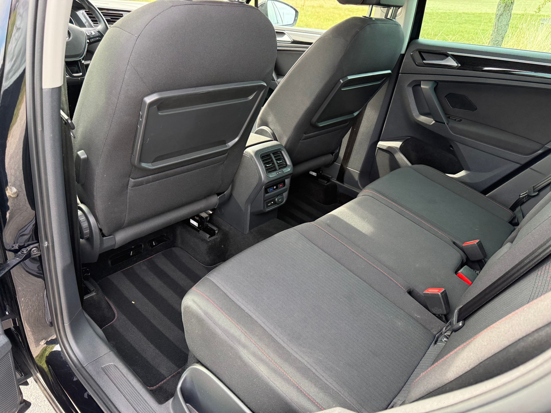 VW Tiguan 1.4TSI ACT Sound 4Motion-image-9