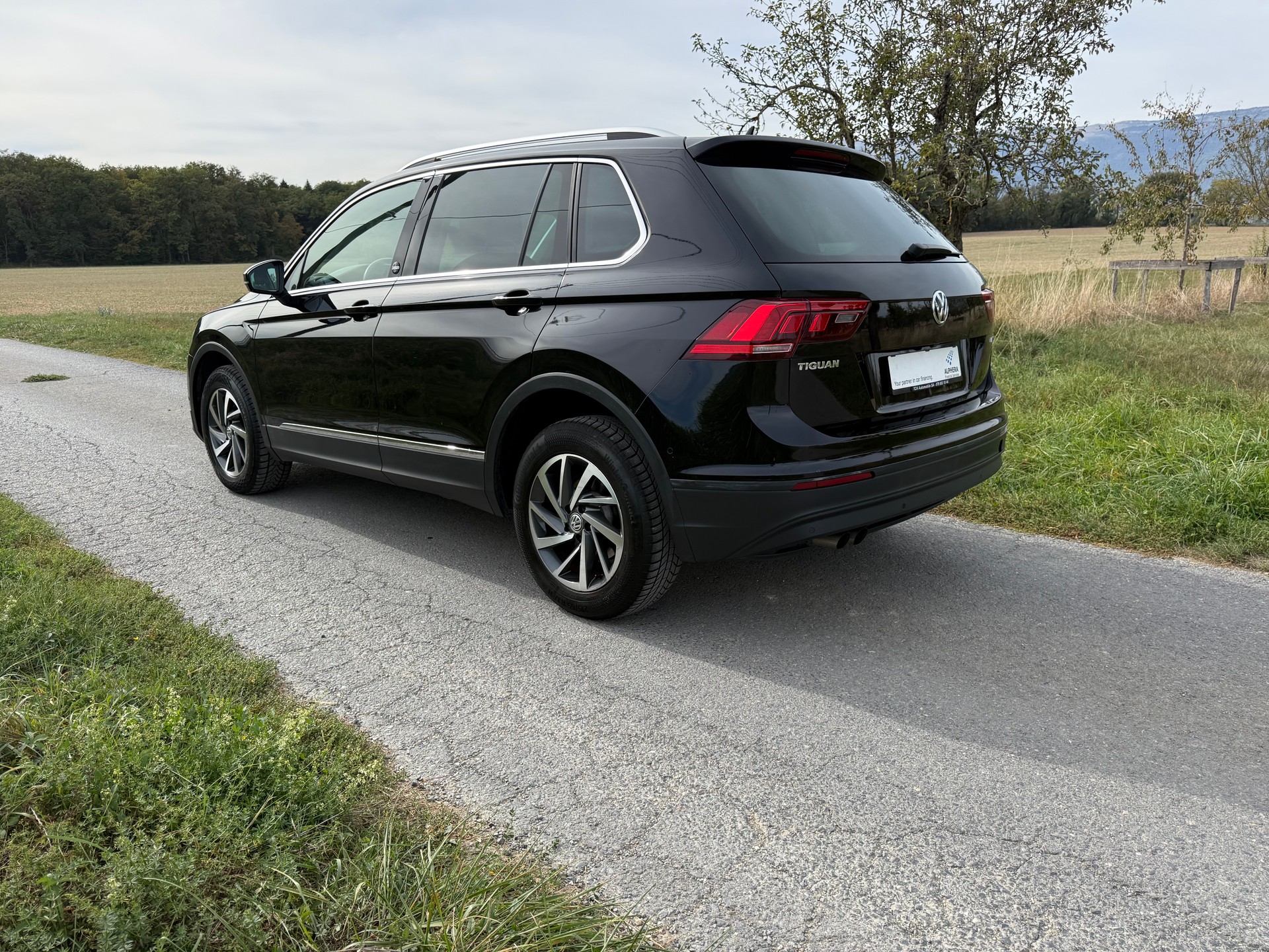 VW Tiguan 1.4TSI ACT Sound 4Motion-image-4
