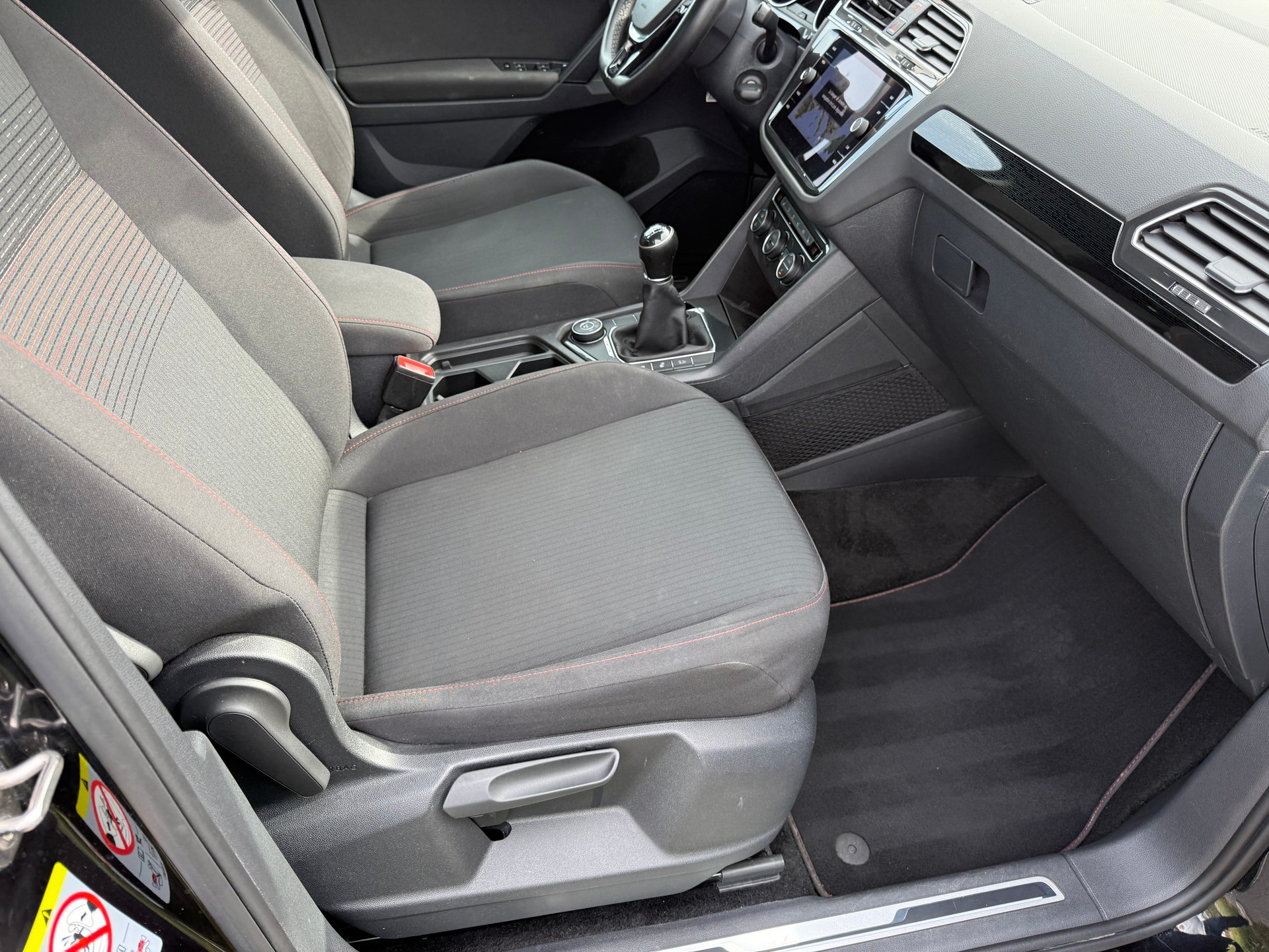 VW Tiguan 1.4TSI ACT Sound 4Motion-image-14