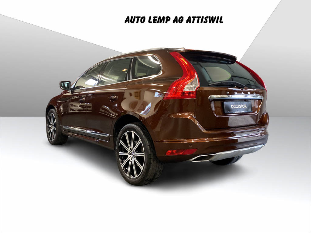 VOLVO XC60 2.4 D4 Summum AWD S/S-image-2