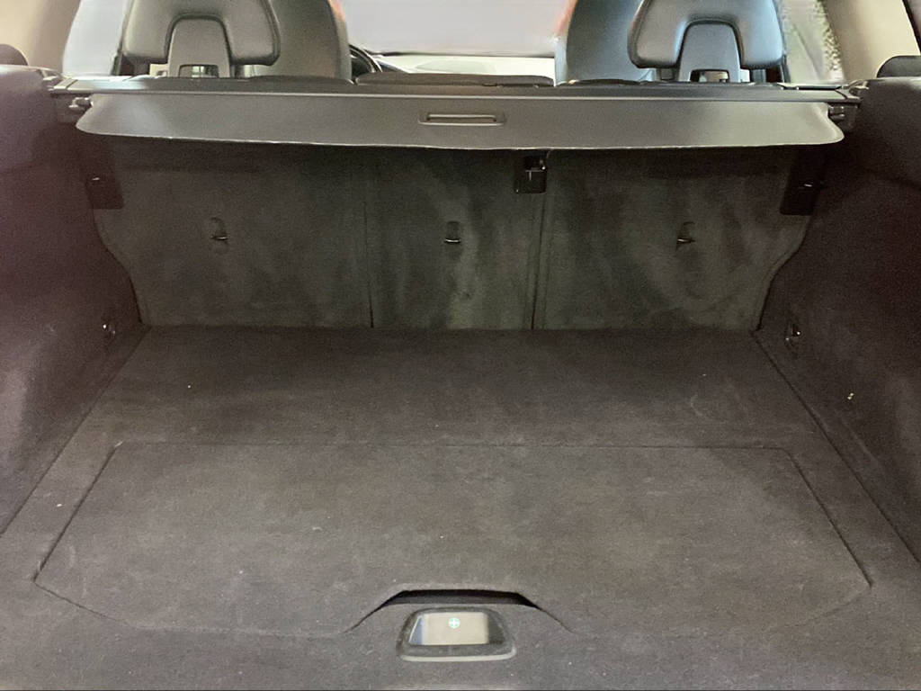 VOLVO XC60 2.4 D4 Summum AWD S/S-image-17