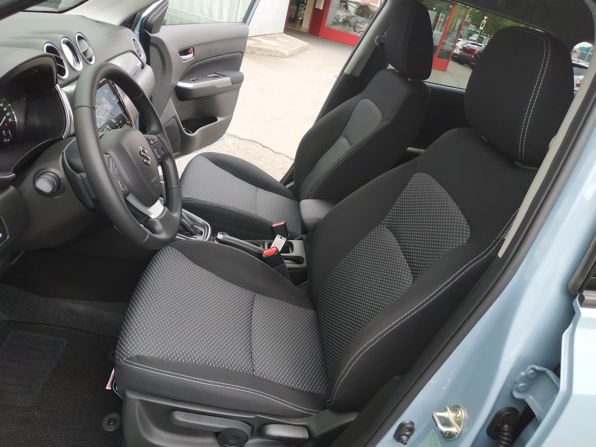 SUZUKI Vitara 1.4 Boosterjet Compact + 4x4 Hybrid Automatic-image-11