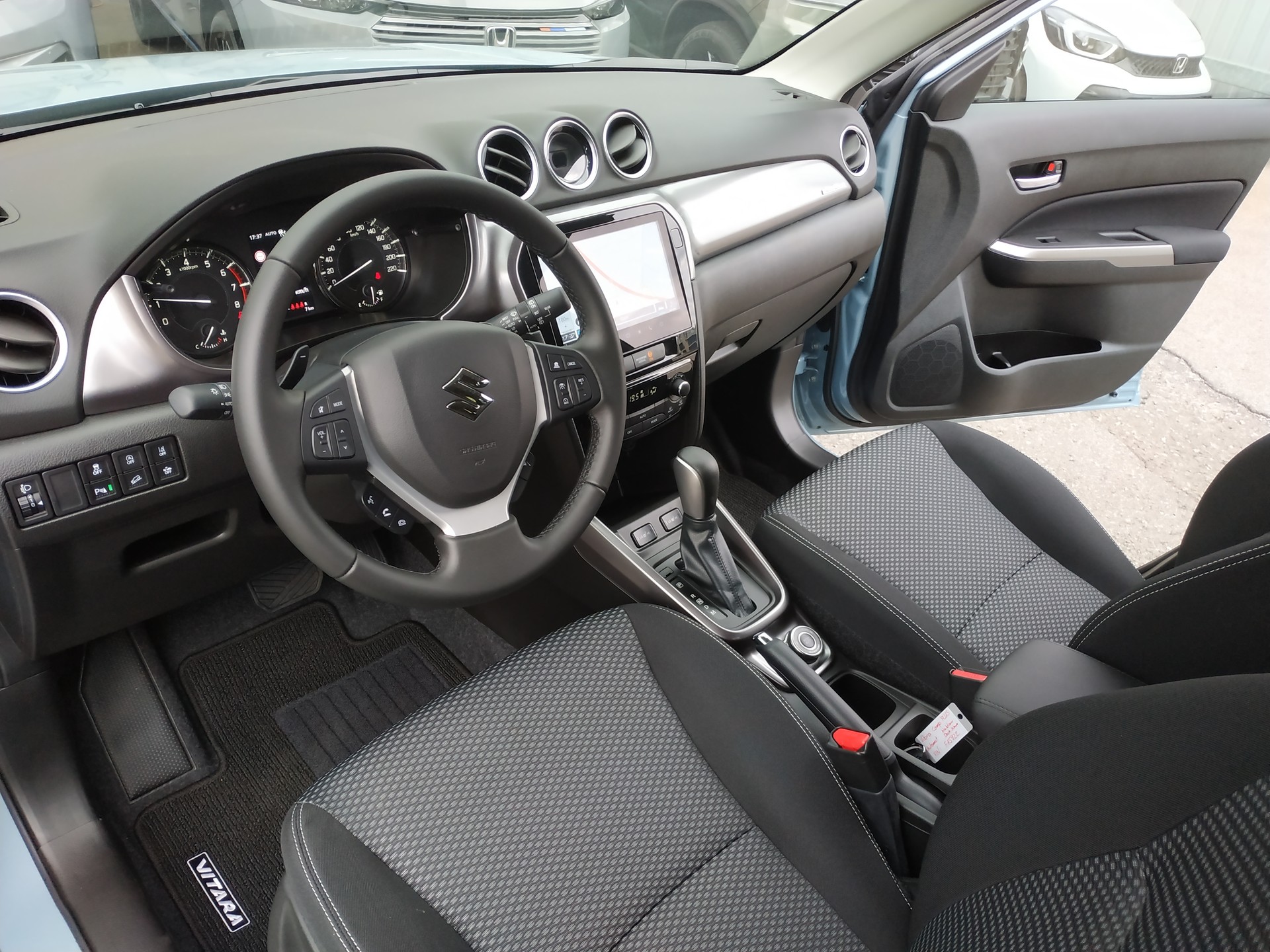 SUZUKI Vitara 1.4 Boosterjet Compact + 4x4 Hybrid Automatic-image-9
