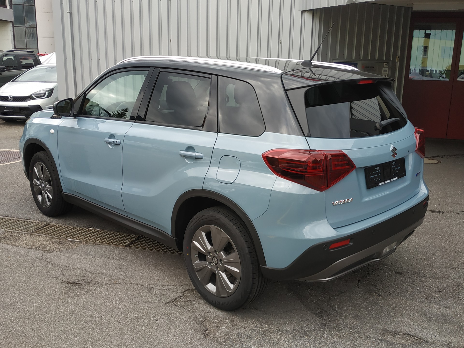 SUZUKI Vitara 1.4 Boosterjet Compact + 4x4 Hybrid Automatic-image-3