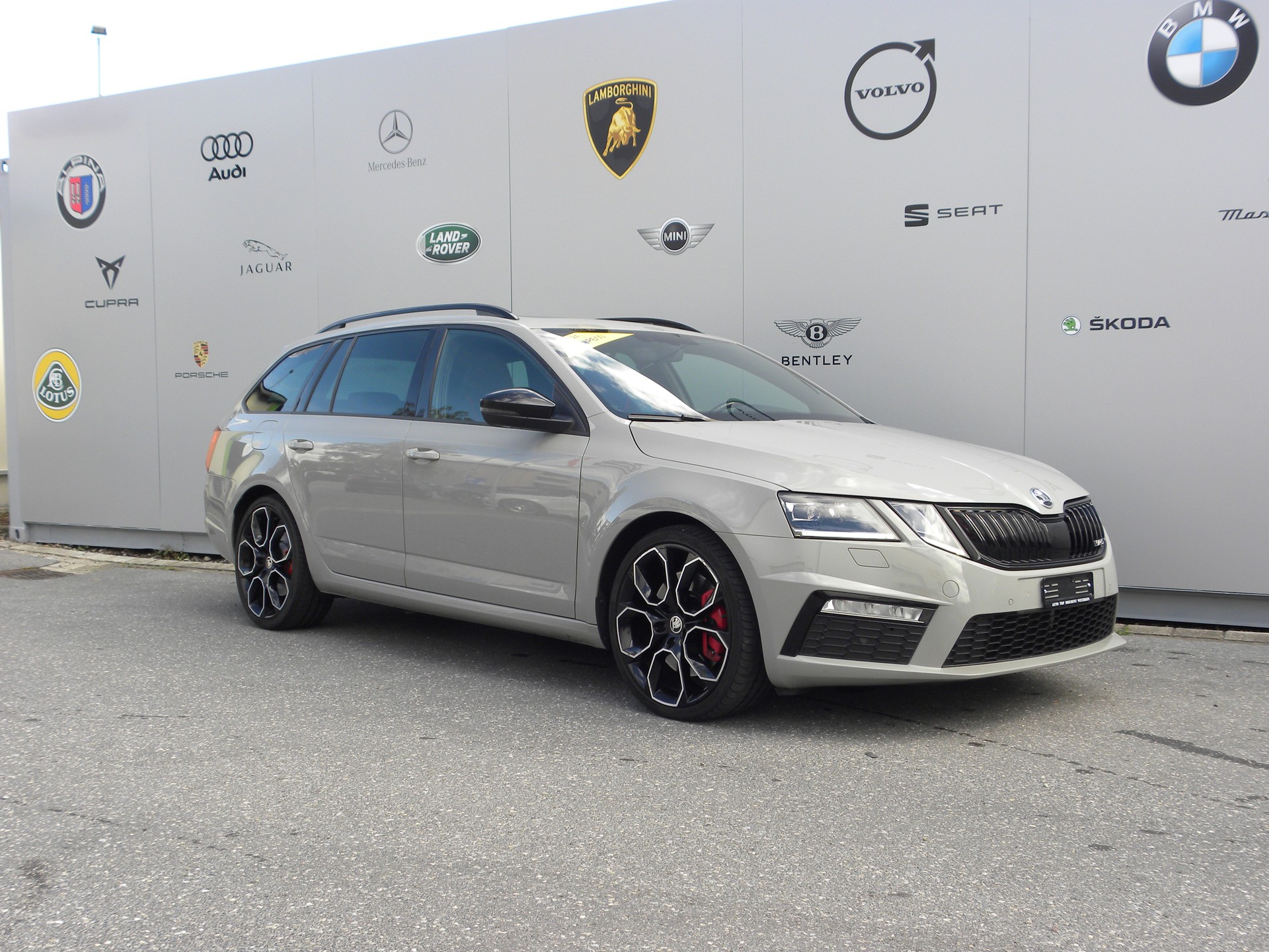 SKODA Octavia Combi 2.0 TSI RS DSG-image-2