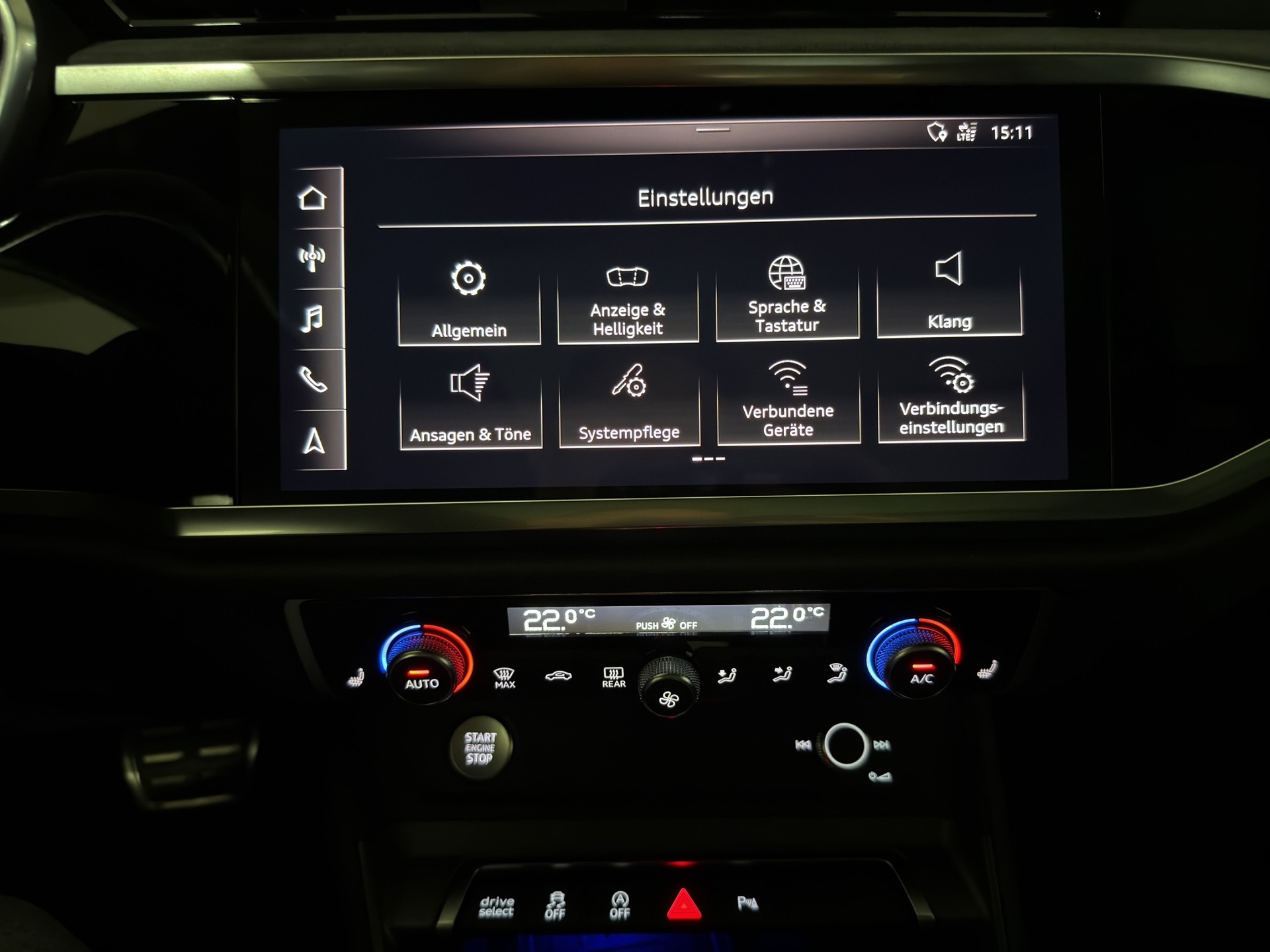 AUDI Q3 45 TFSI S line quattro S-tronic-image-28