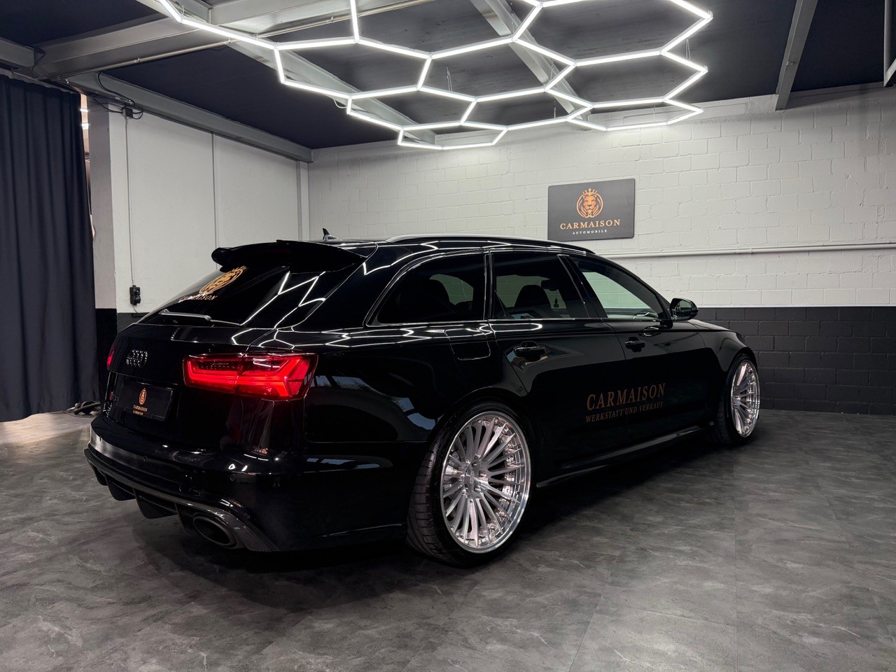 AUDI RS6 Avant 4.0 TFSI V8 quattro | CH-Auto | Milltek Auspuff | Carbon | Luftfahrwerk | Head-Up Display | Panoramadach | Bose-image-8