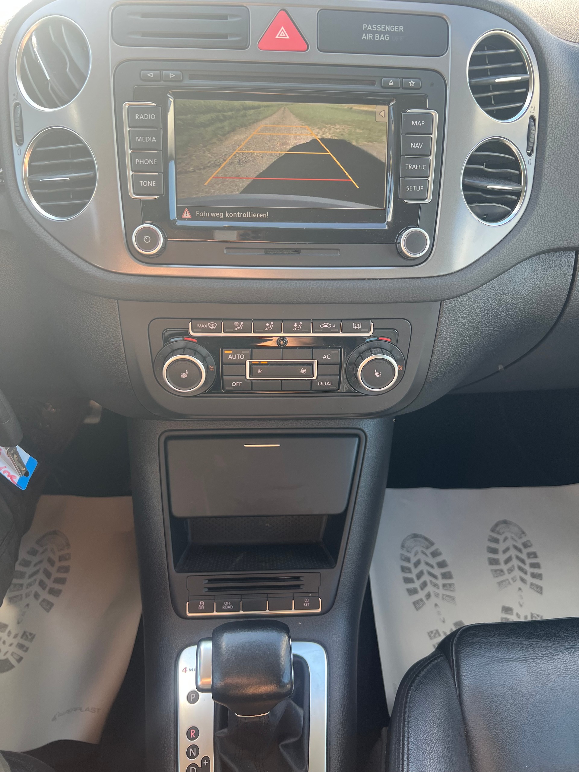VW Tiguan 2.0 TSI Sport&Style Tiptronic R-Line-image-12