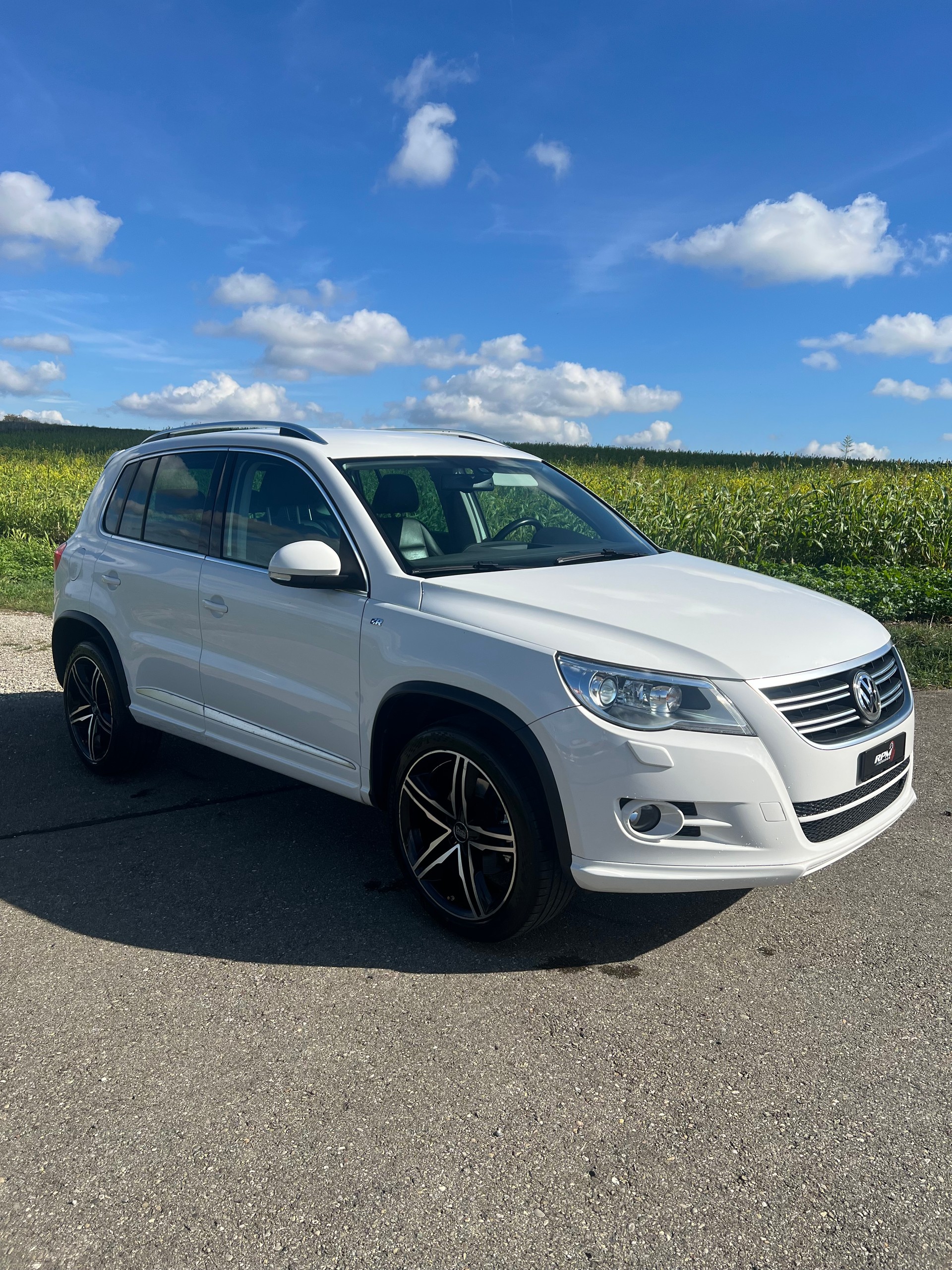 VW Tiguan 2.0 TSI Sport&Style Tiptronic R-Line-image-1