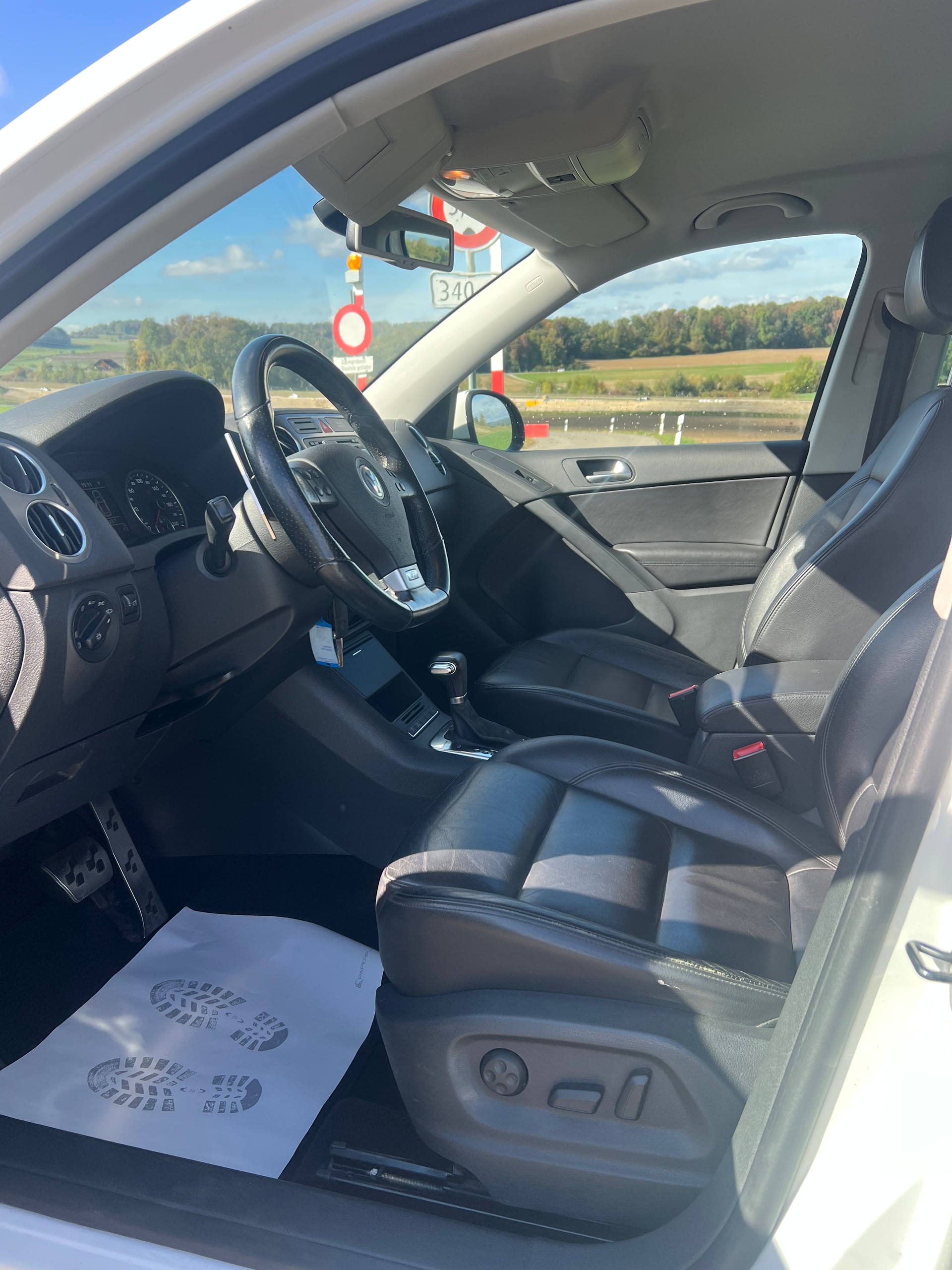 VW Tiguan 2.0 TSI Sport&Style Tiptronic R-Line-image-9