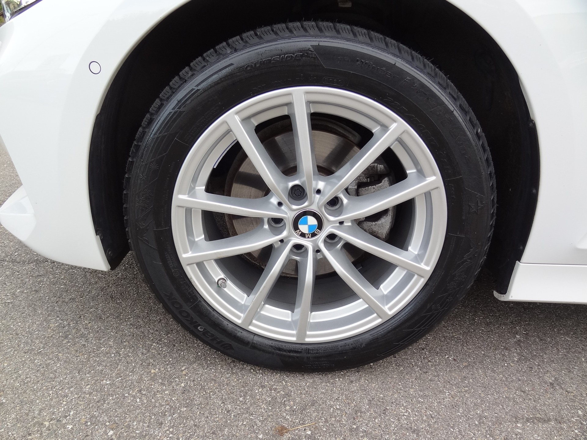 BMW 320d xDrive 48V Touring Steptronic-image-3