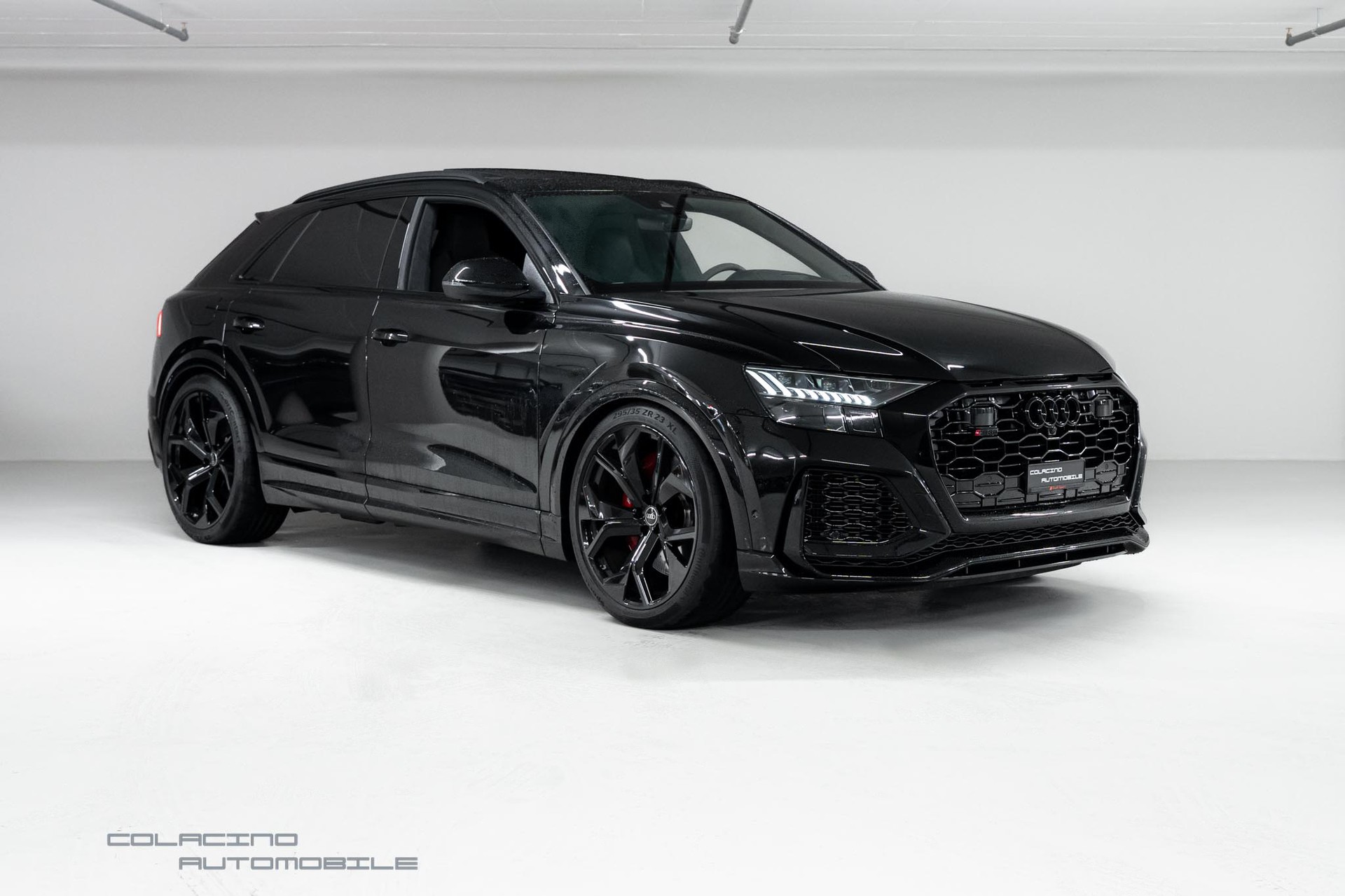 AUDI RSQ8 quattro tiptronic-showroom-element-2