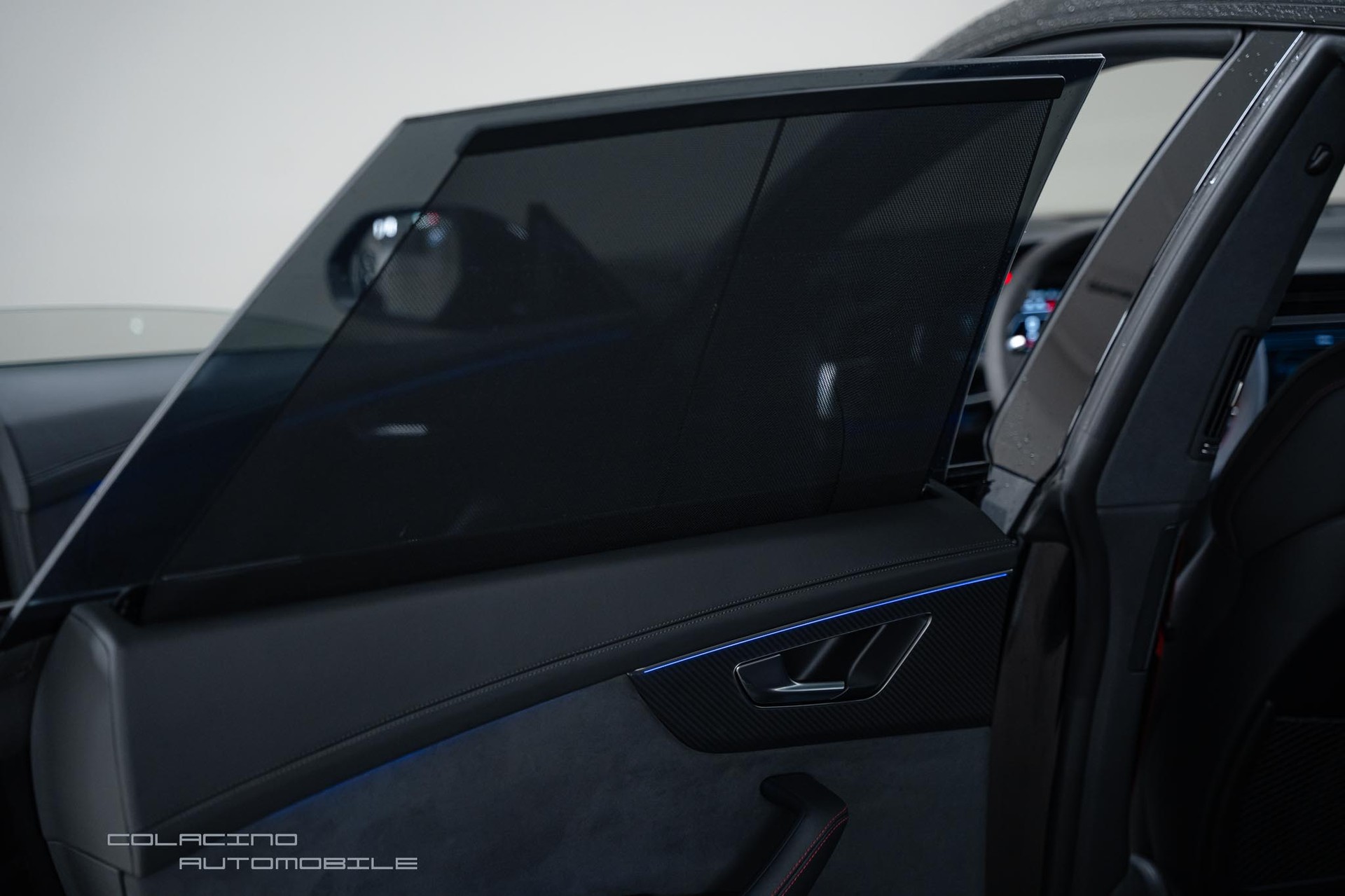 AUDI RSQ8 quattro tiptronic-image-16