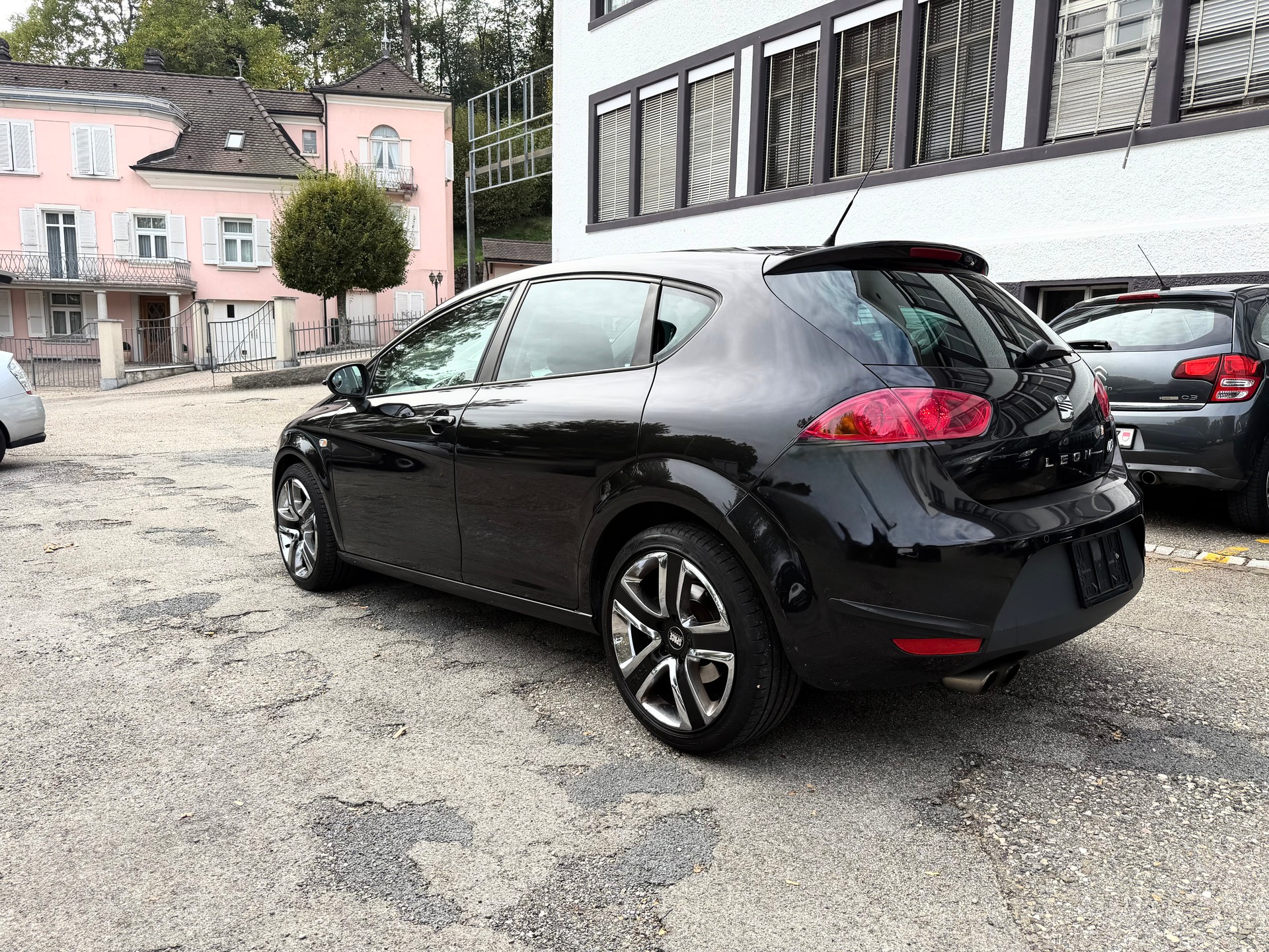 SEAT Leon 2.0 TSI FR DSG-image-6