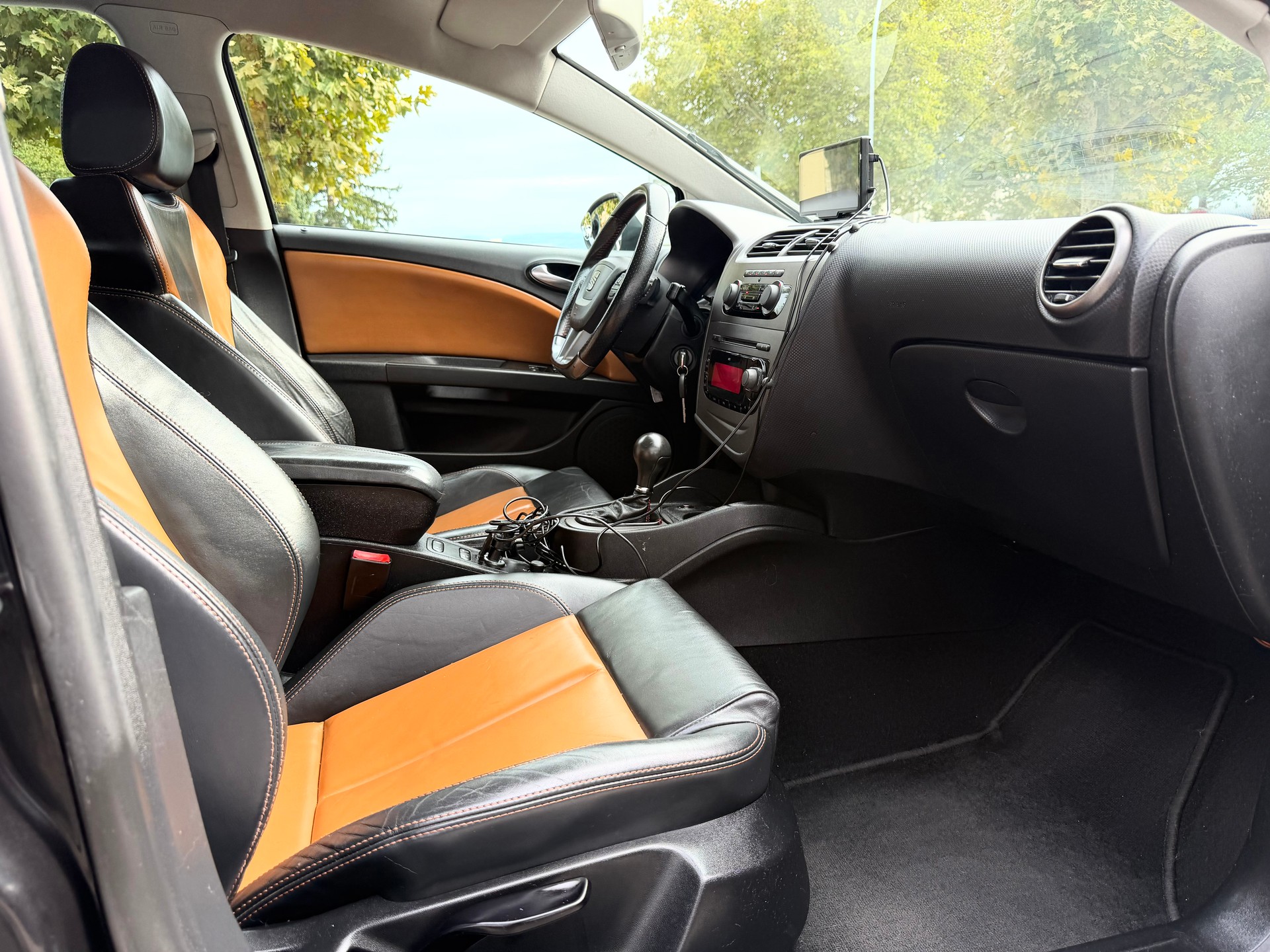 SEAT Leon 2.0 TSI FR DSG-image-13