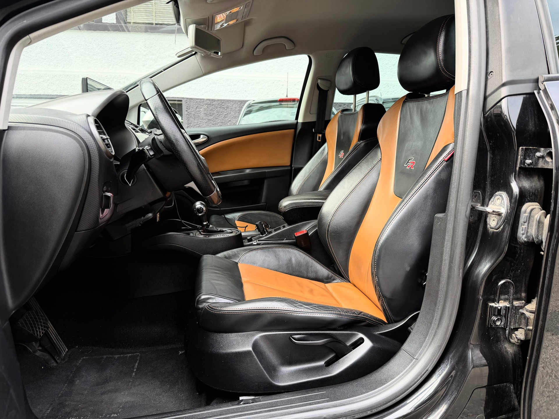 SEAT Leon 2.0 TSI FR DSG-image-9