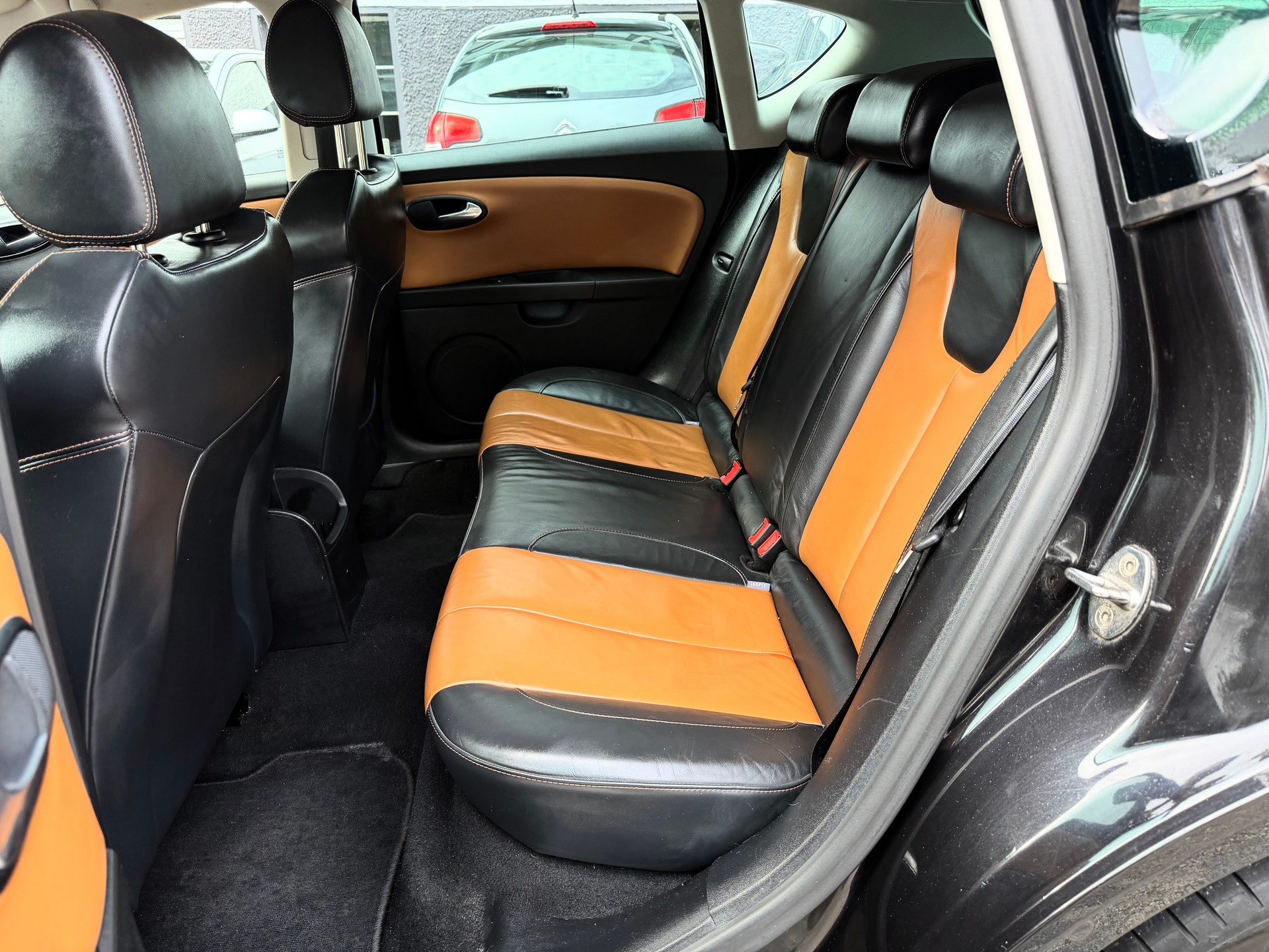 SEAT Leon 2.0 TSI FR DSG-image-8