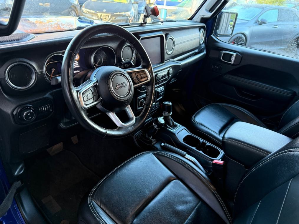JEEP Wrangler 2.0 Overland Automatic-showroom-element-3