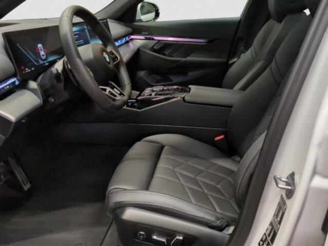 BMW 5er Reihe G61 Touring 520d xDrive-image-8