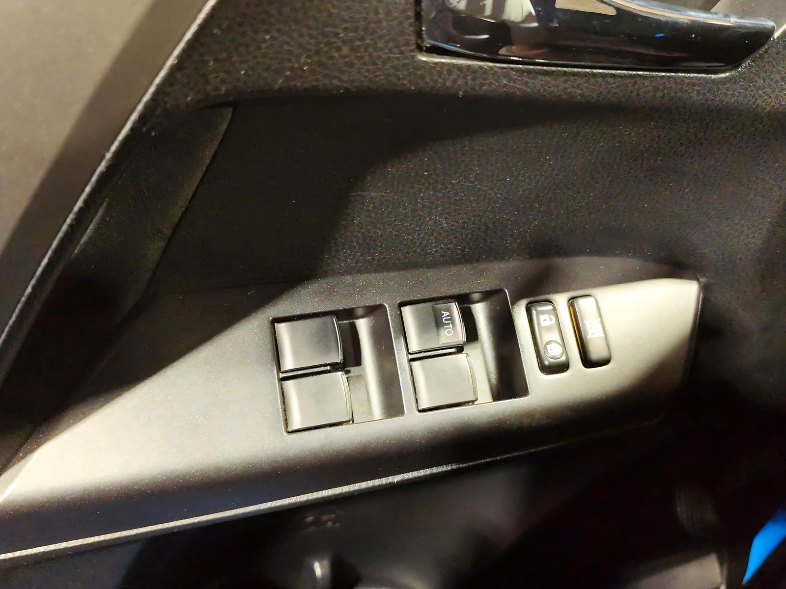 TOYOTA RAV4 2.5 HSD Style-image-14