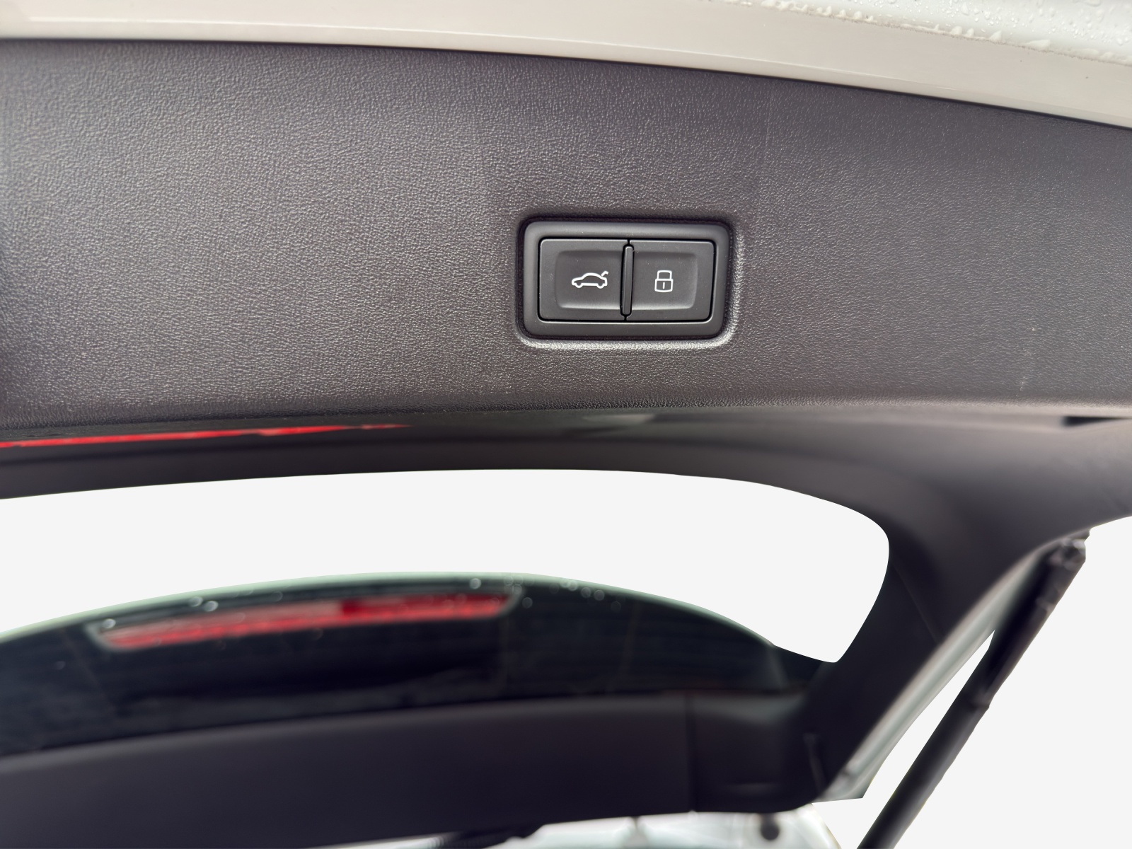 AUDI Q4 e-tron 50 quattro-image-13