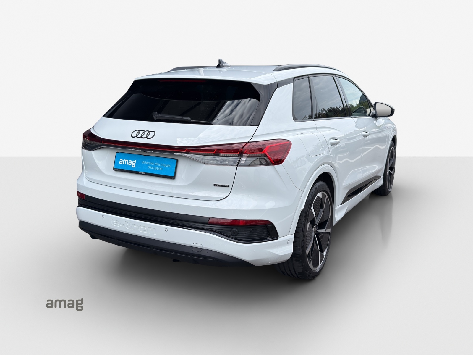 AUDI Q4 e-tron 50 quattro-image-4