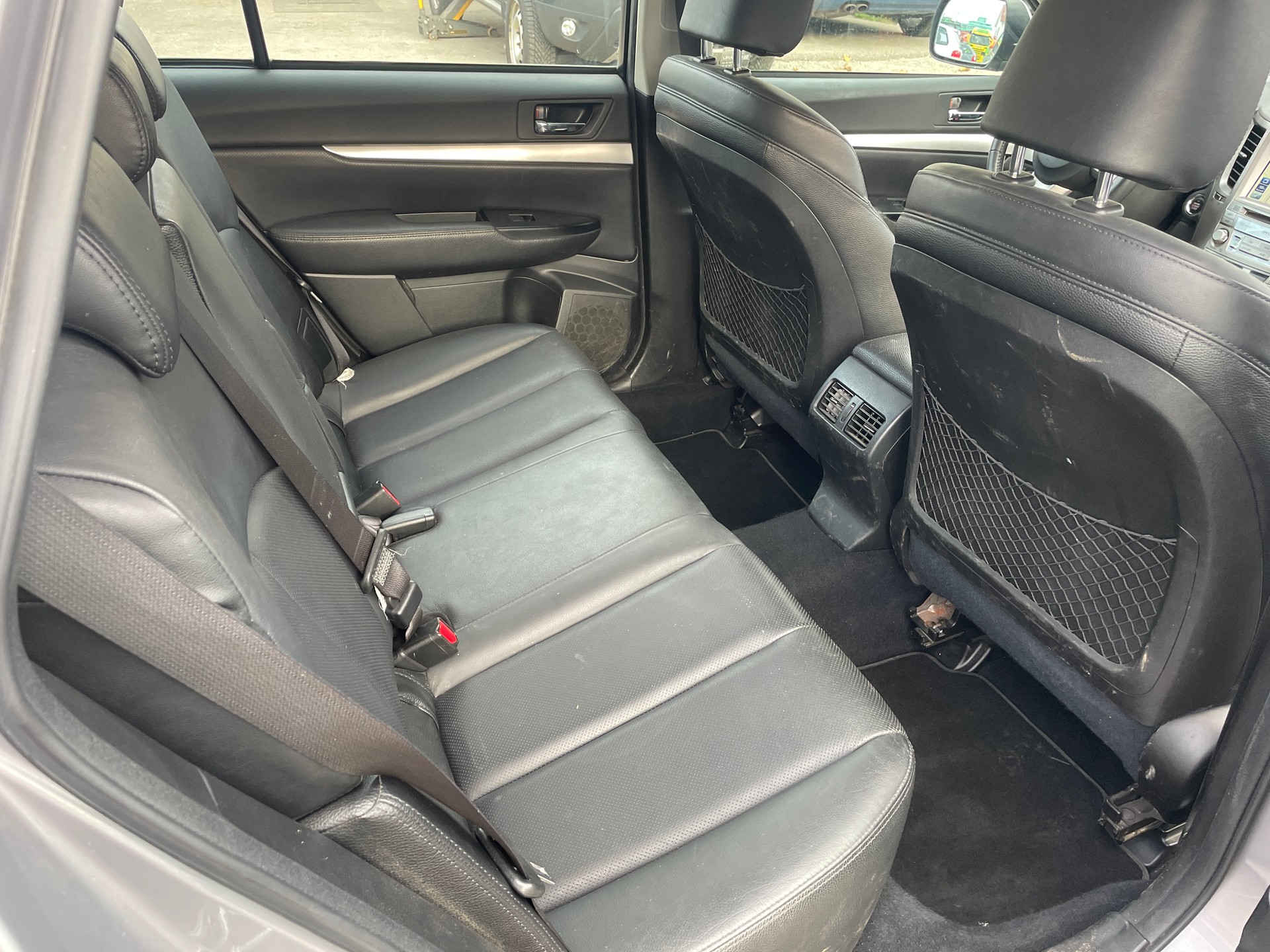 SUBARU Outback 2.5i Limited AWD Lineartronic-image-8