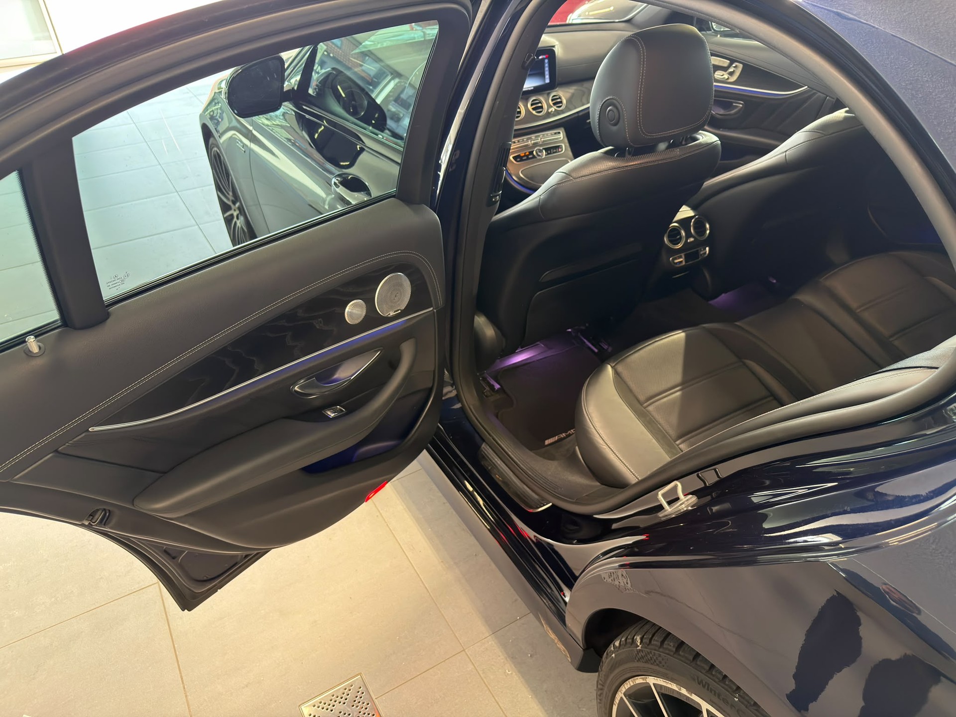 MERCEDES-BENZ E 53 AMG 4Matic+ Speedshift MCT-image-18