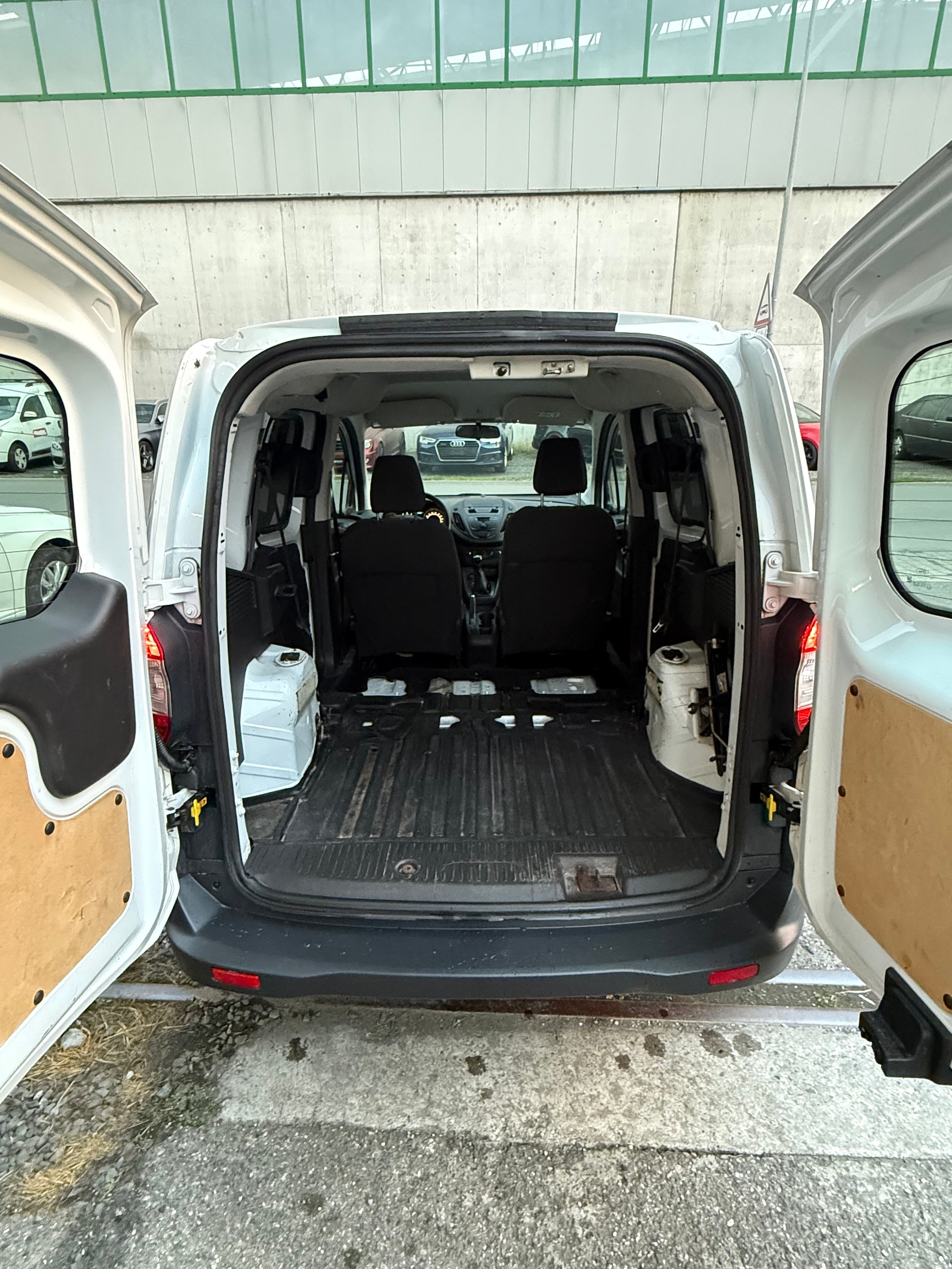 FORD Transit Courier Combi 1.0 EcoBoost Ambiente-image-8