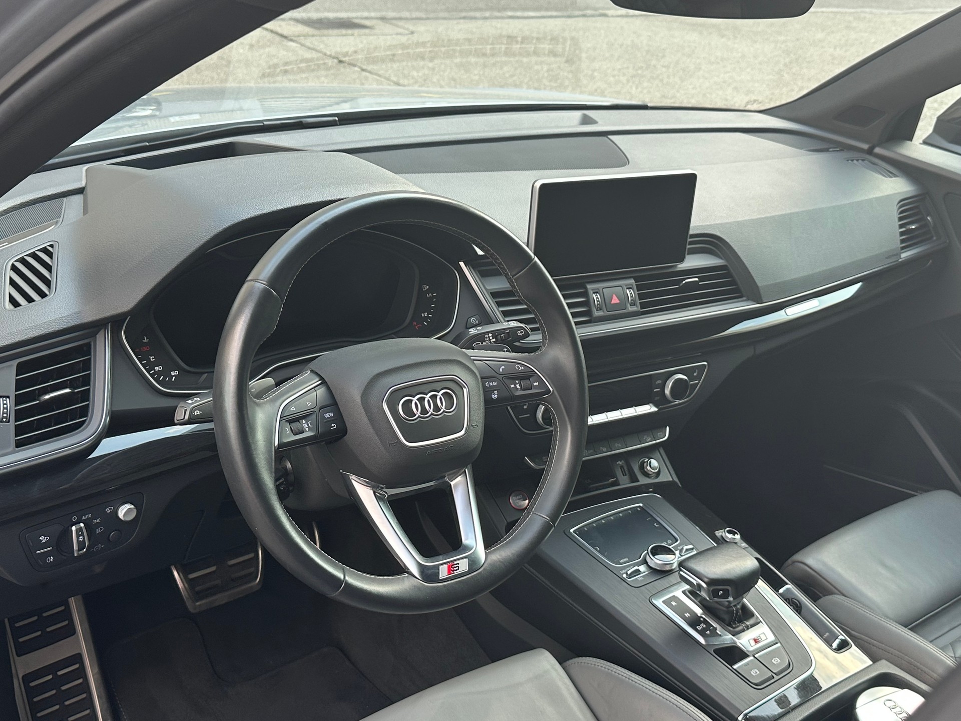 AUDI SQ5 TDI quattro tiptronic-image-8