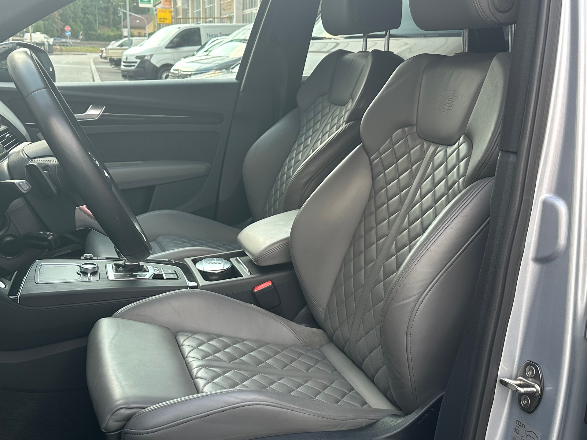 AUDI SQ5 TDI quattro tiptronic-image-9