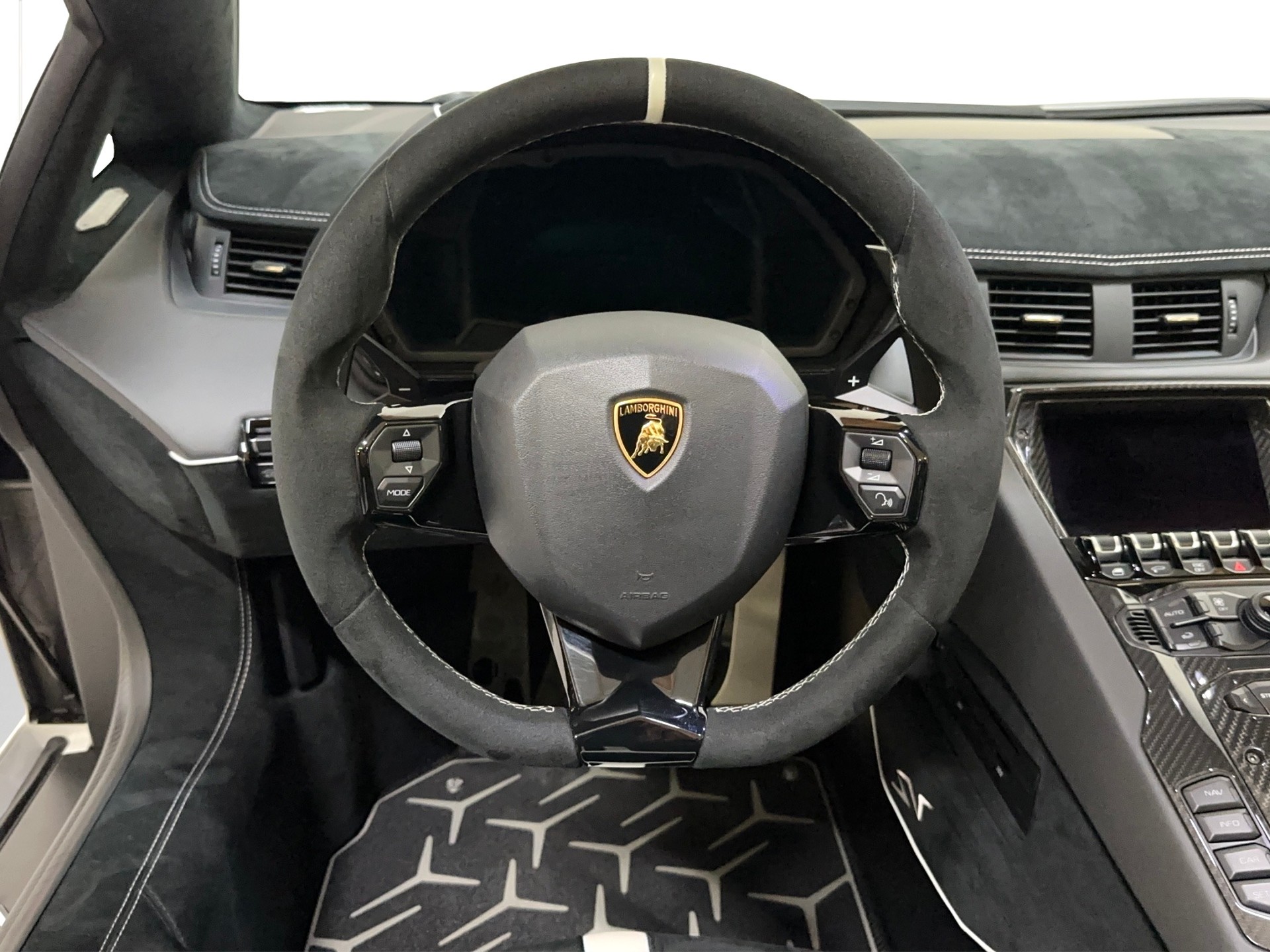LAMBORGHINI Aventador LP750-4 Superveloce Roadster E-Gear-image-20