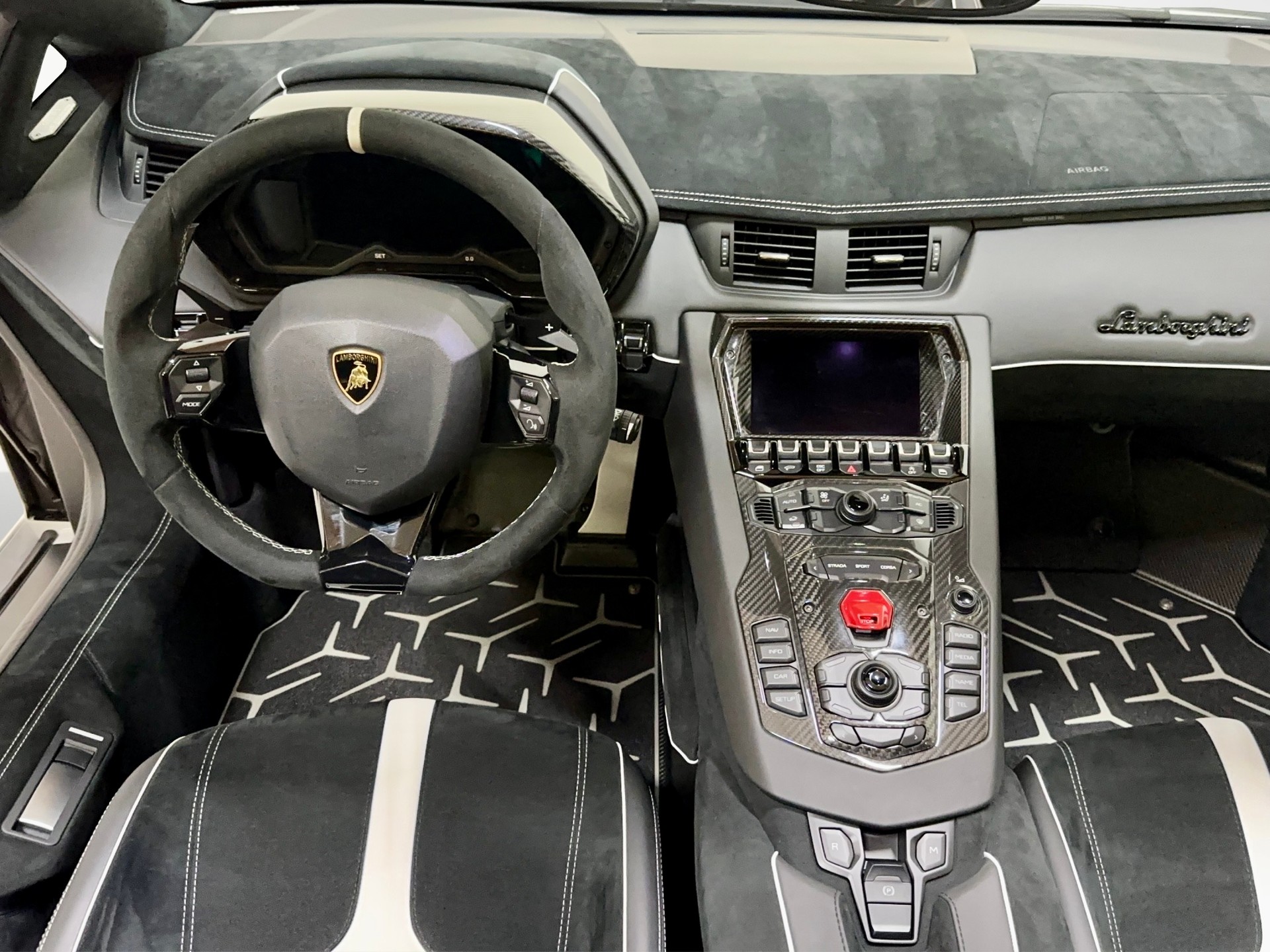 LAMBORGHINI Aventador LP750-4 Superveloce Roadster E-Gear-image-19