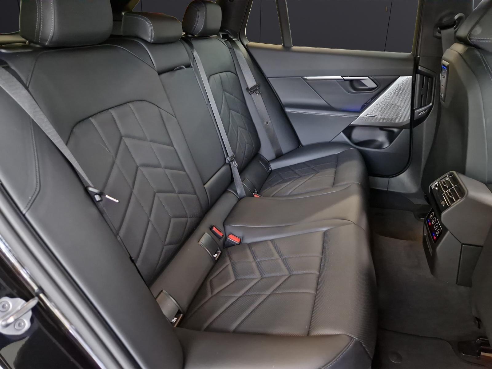 BMW 520d xDrive Touring M Sport-image-13