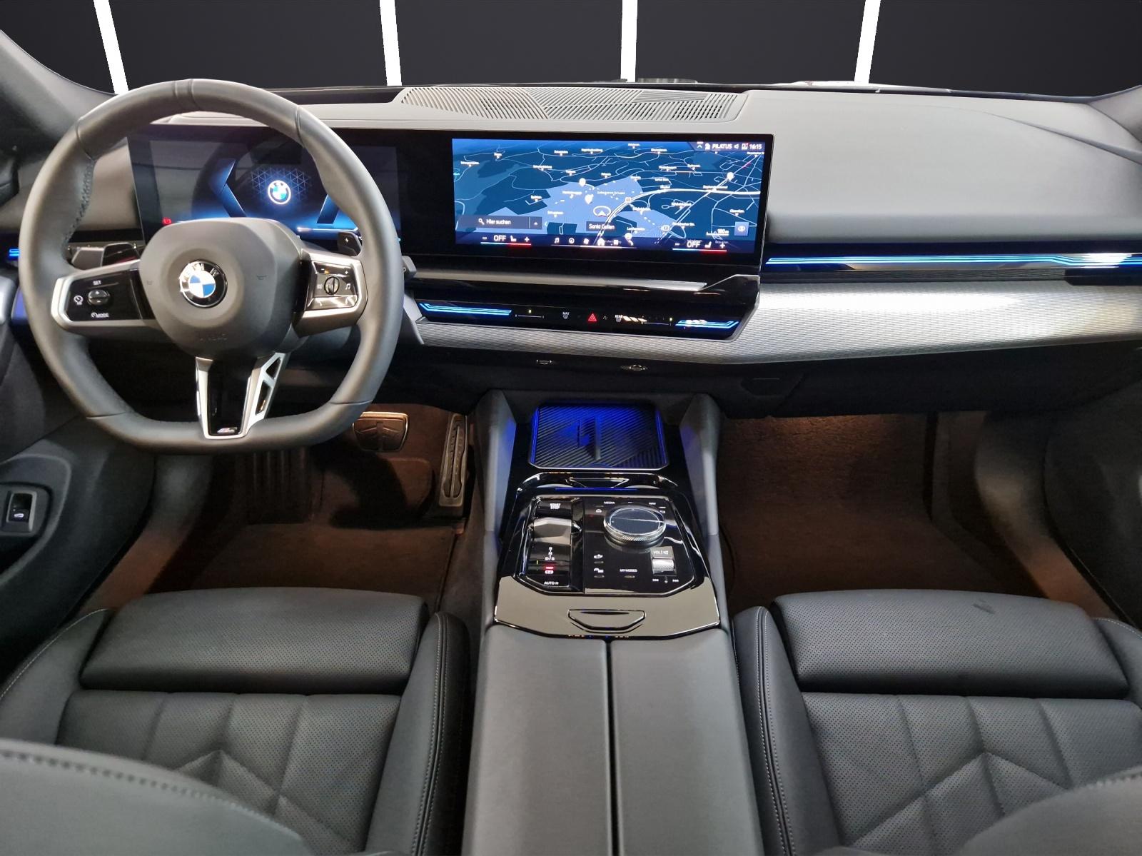 BMW 520d xDrive Touring M Sport-image-17