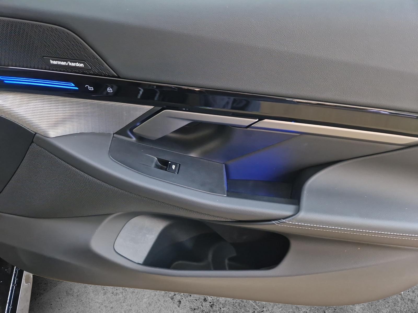 BMW 520d xDrive Touring M Sport-image-15