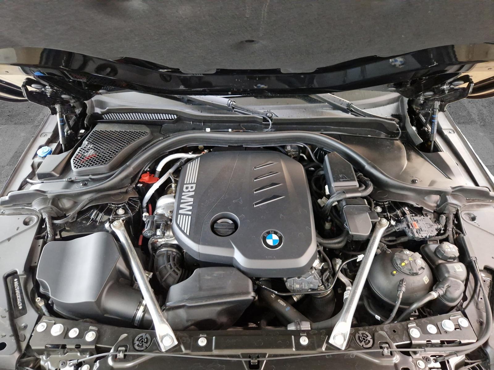 BMW 520d xDrive Touring M Sport-image-22