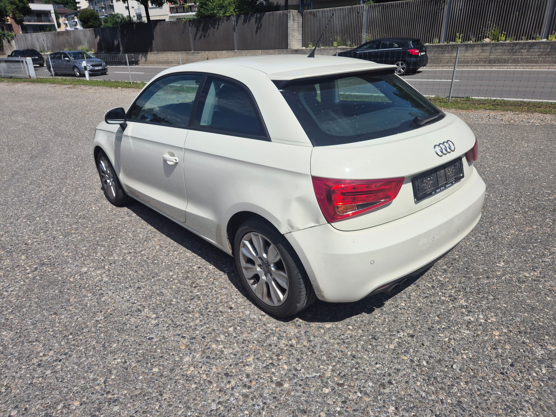 AUDI A1 1.4 TFSI Attraction S-tronic-image-5