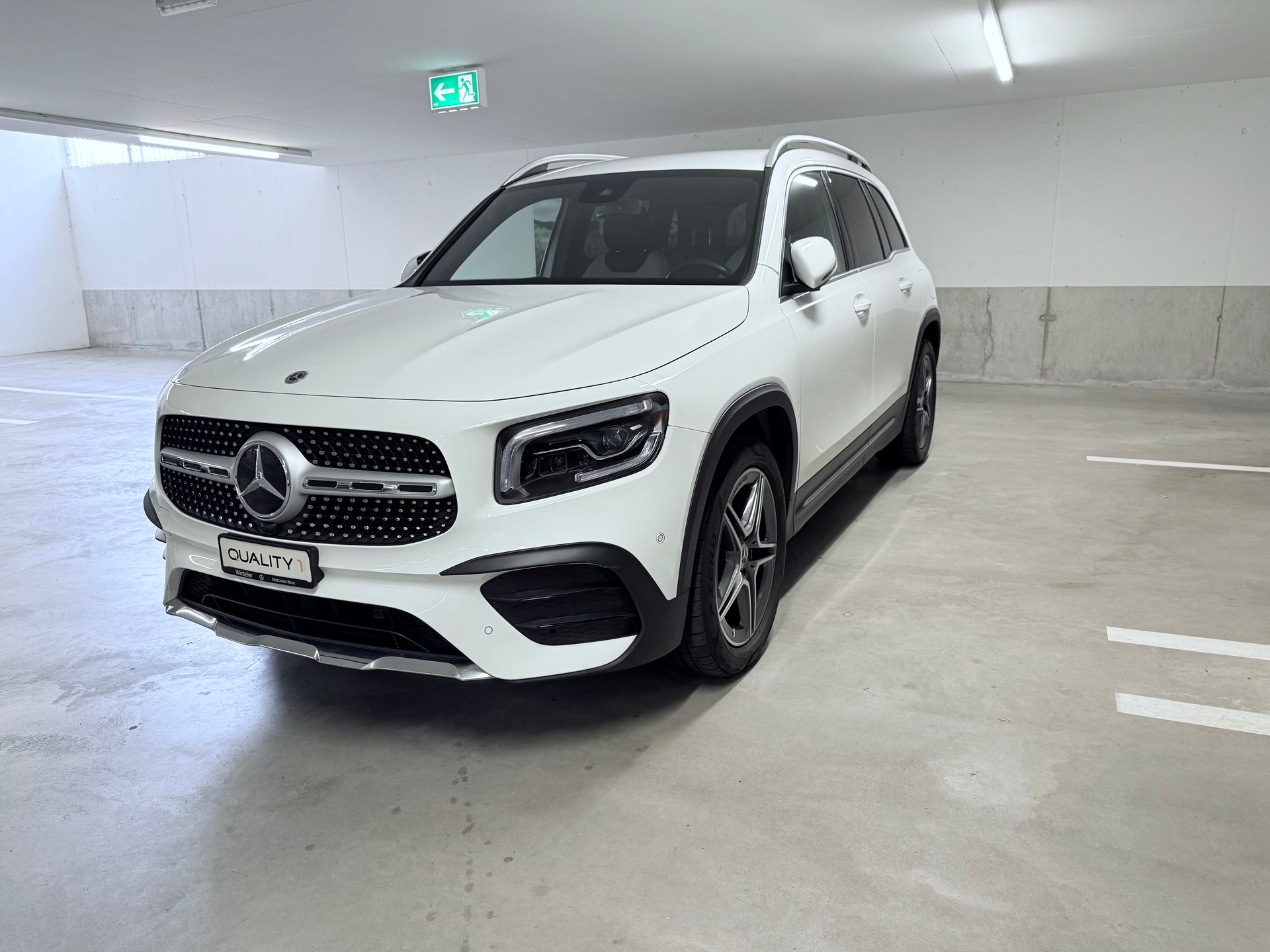 MERCEDES-BENZ GLB 250 4Matic AMG Line 8G-Tronic-image-1