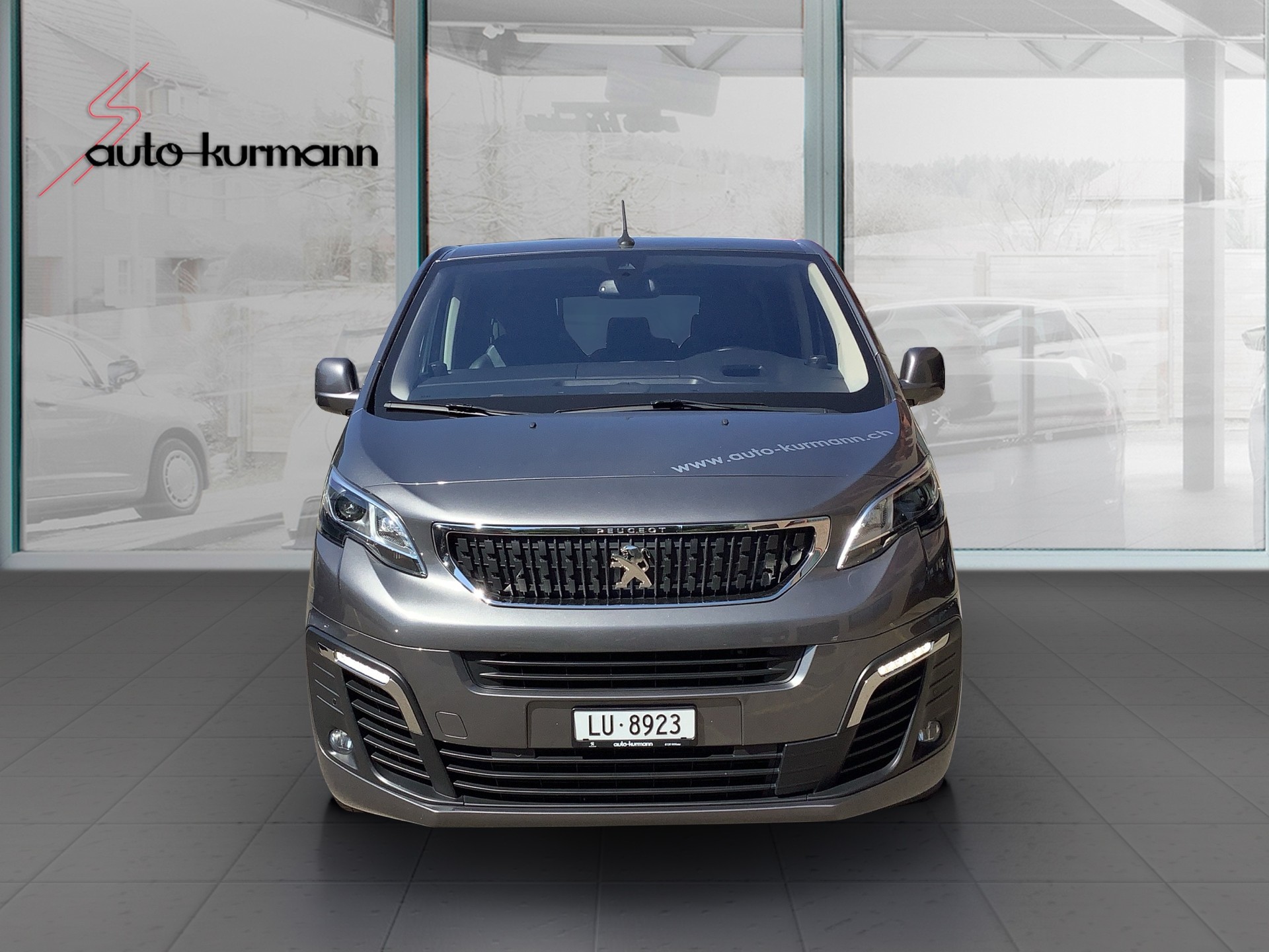PEUGEOT Traveller 2.0 BlueHDi Business Standard EAT-image-7