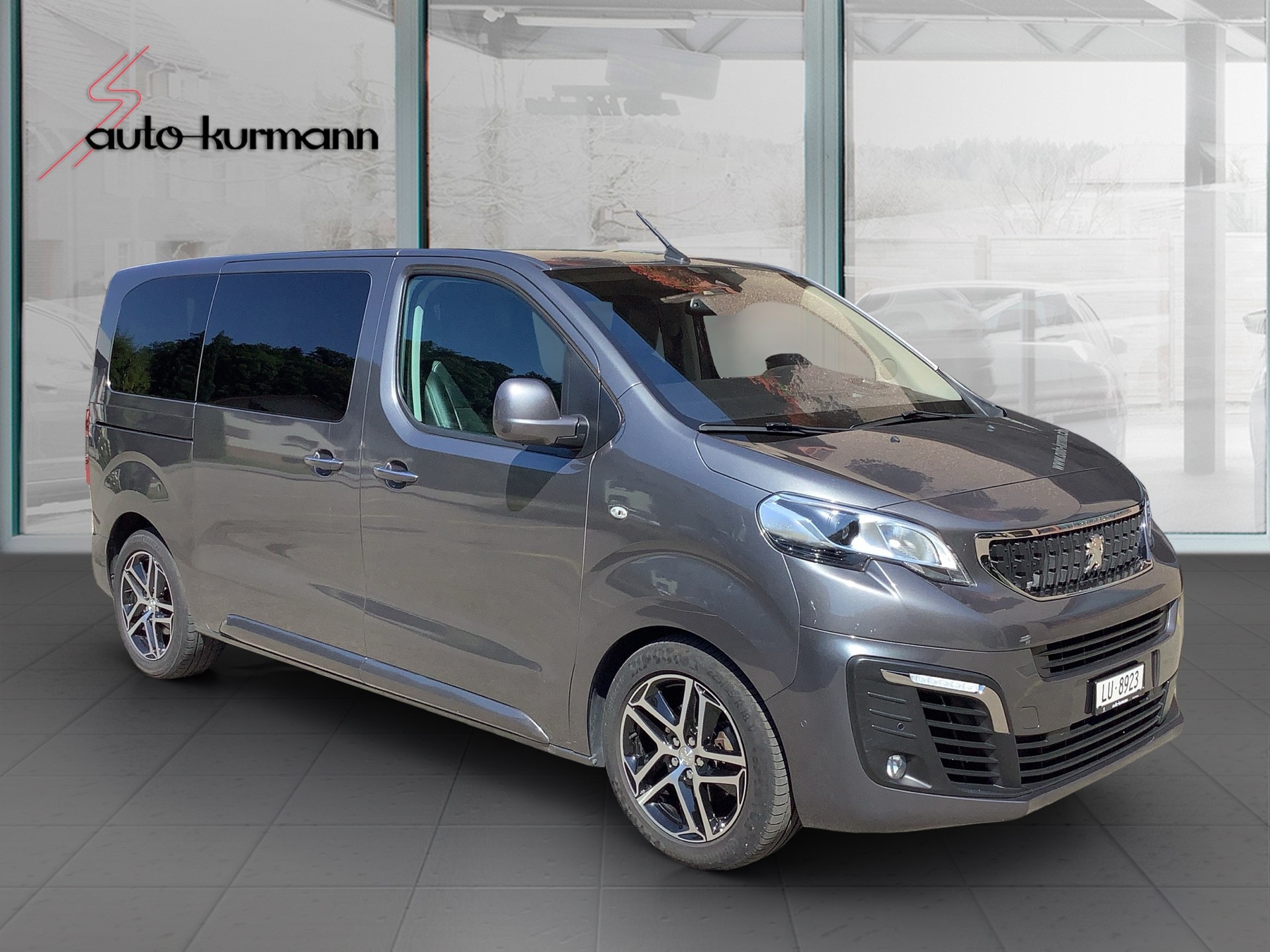 PEUGEOT Traveller 2.0 BlueHDi Business Standard EAT-image-6