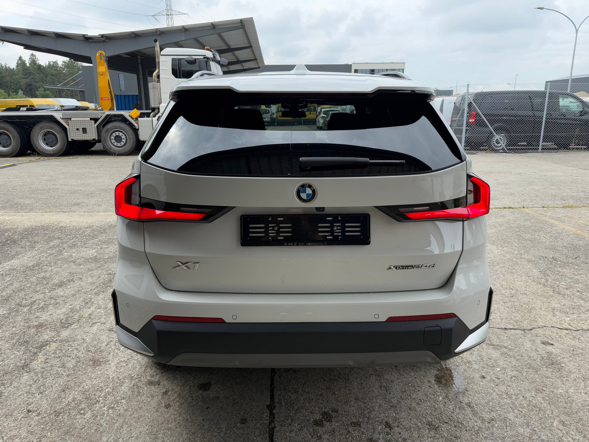 BMW X1 xDrive 20d 48V-image-4